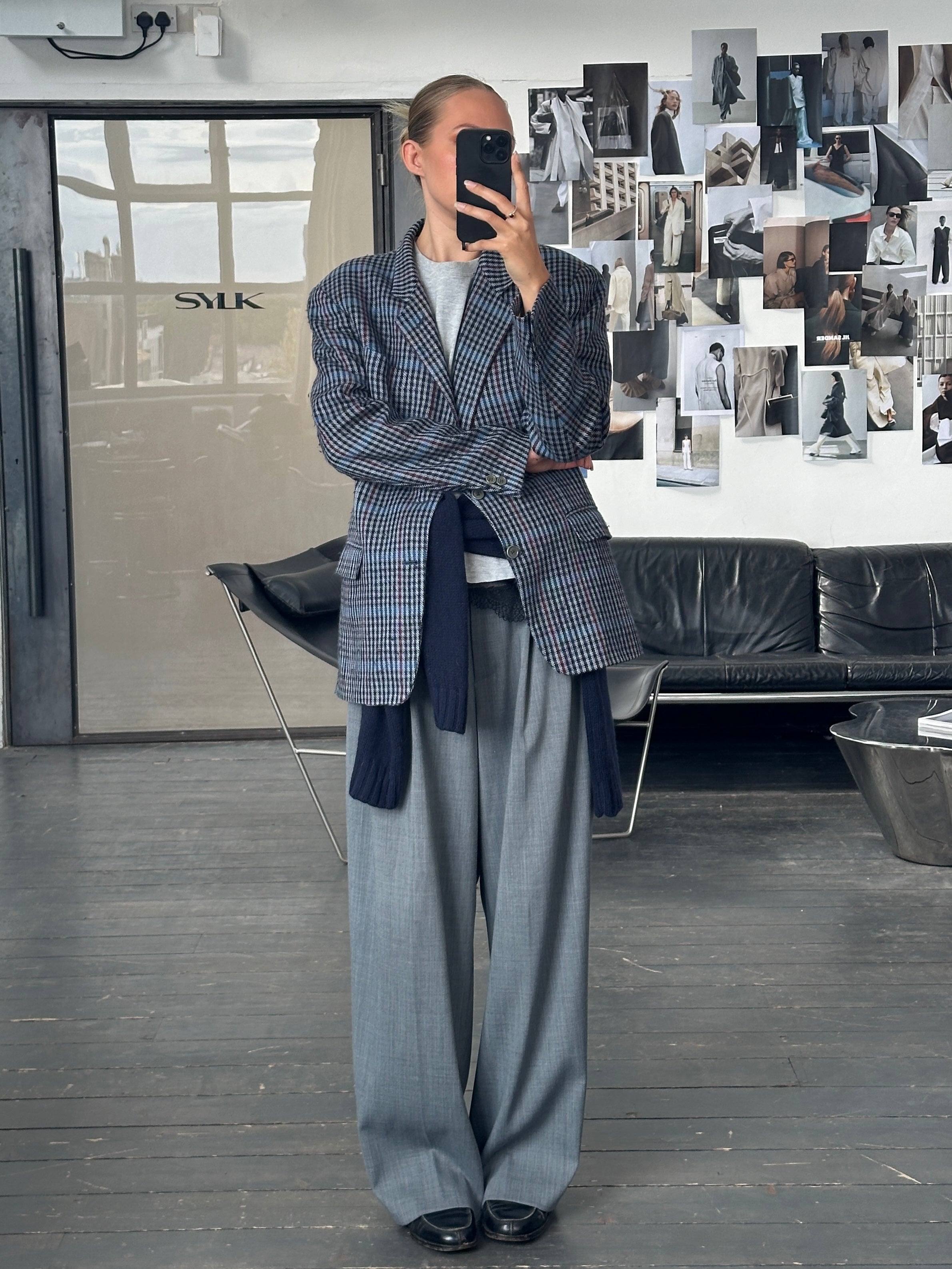 Christian Dior Monsieur 1990s brushed wool houndstooth blazer in size 42R/XL, tailored fit with classic houndstooth pattern.