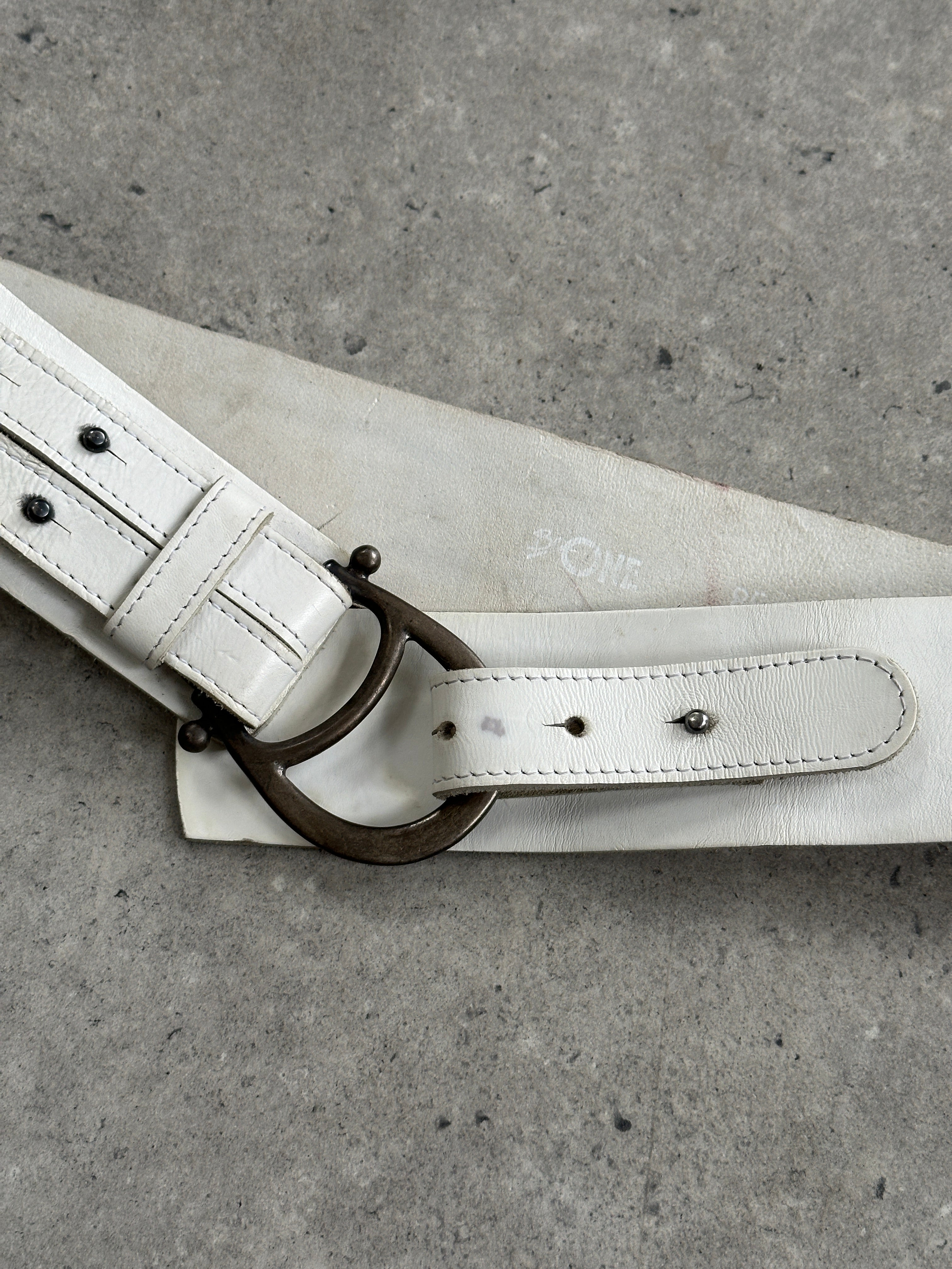 Vintage Italian 1990s chrome chunky leather belt with brass buckle, size W32-34, stylish retro accessory for casual outfits.