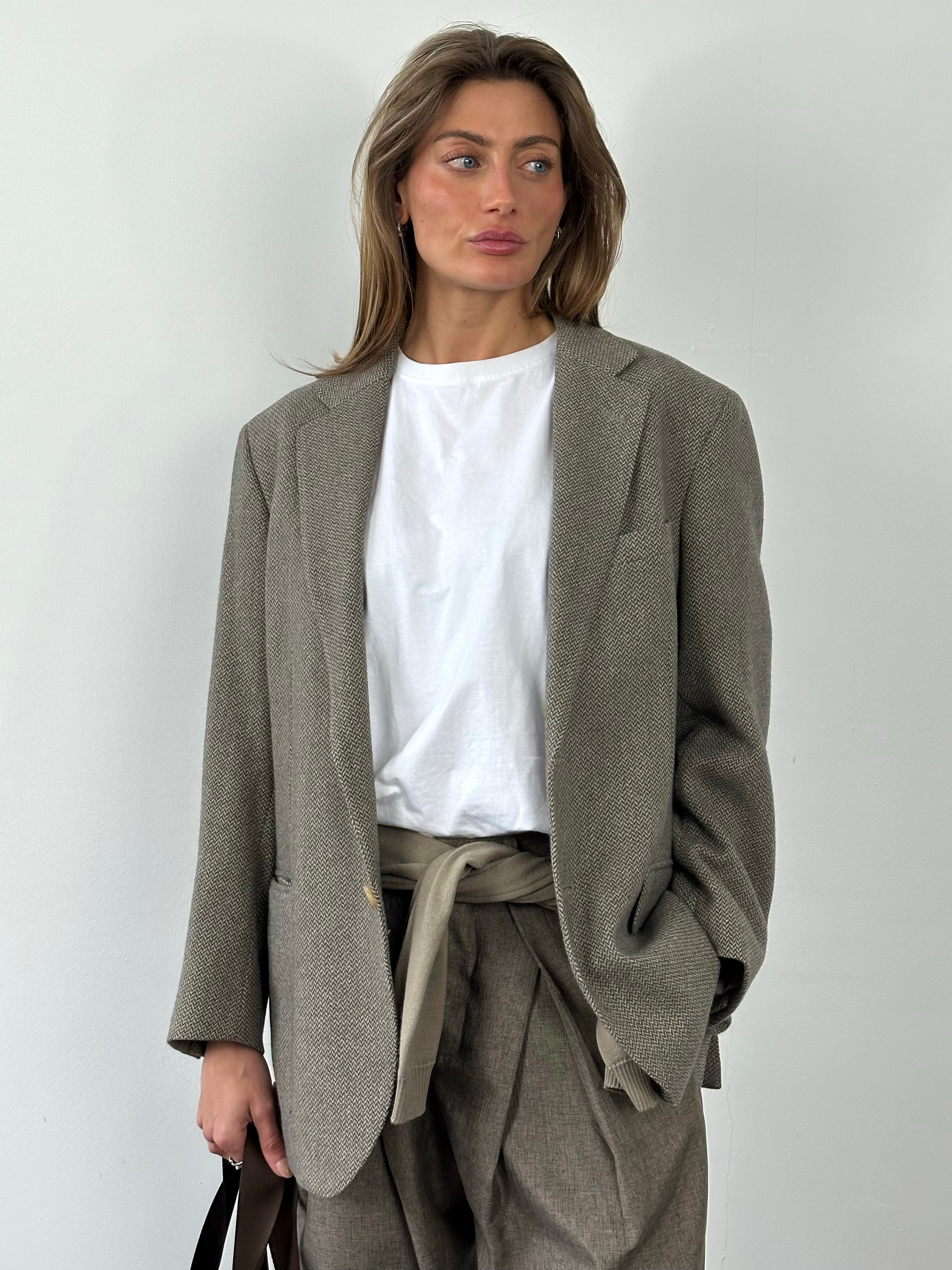 Burberry London 1990s pure wool herringbone blazer, men's size L, tailored fit with classic check pattern and structured lapels.