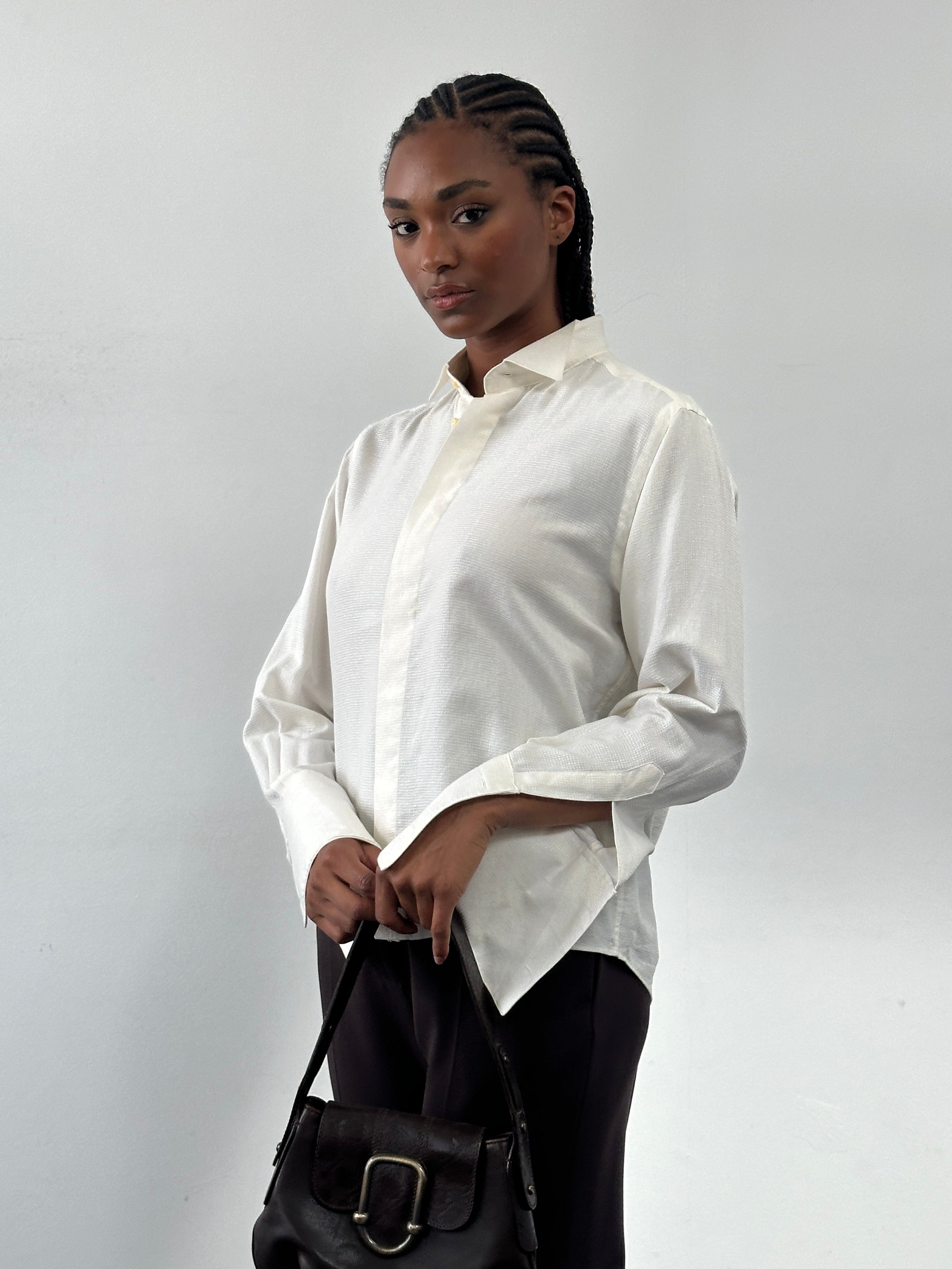 Vintage 1970s Italian wing collar boxy dress shirt in white, showcasing classic style and vintage fabric details.