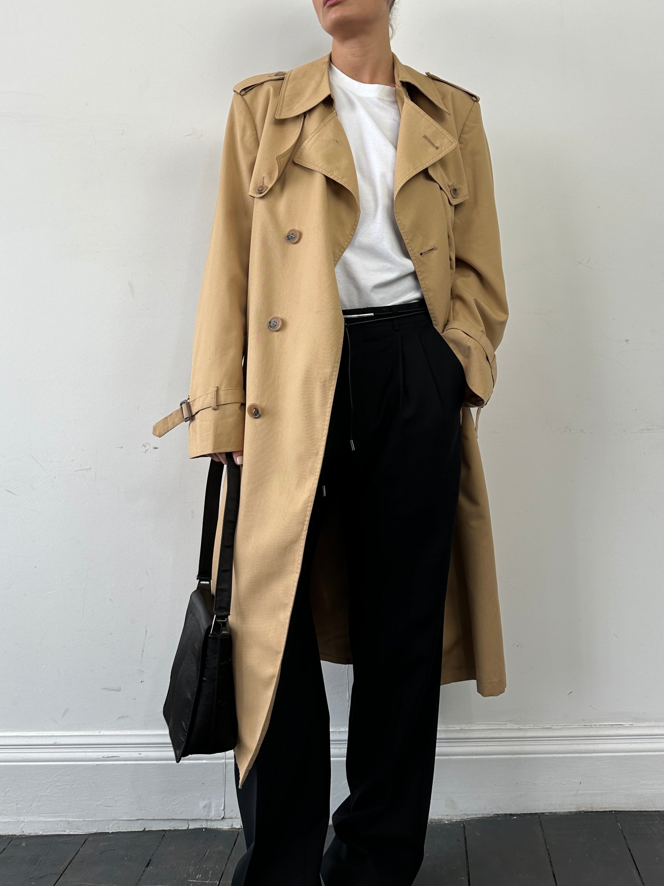 Christian Dior Monsieur double-breasted belted trench coat in XL, showcasing classic design and fabric details.
