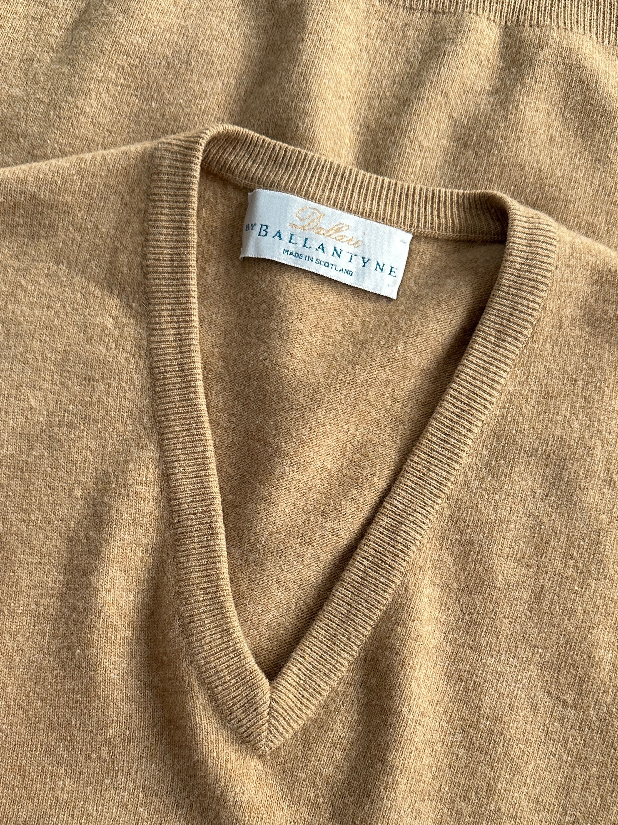 Vintage Scottish Pure Wool Sleeveless Vest Jumper - L - SYLK