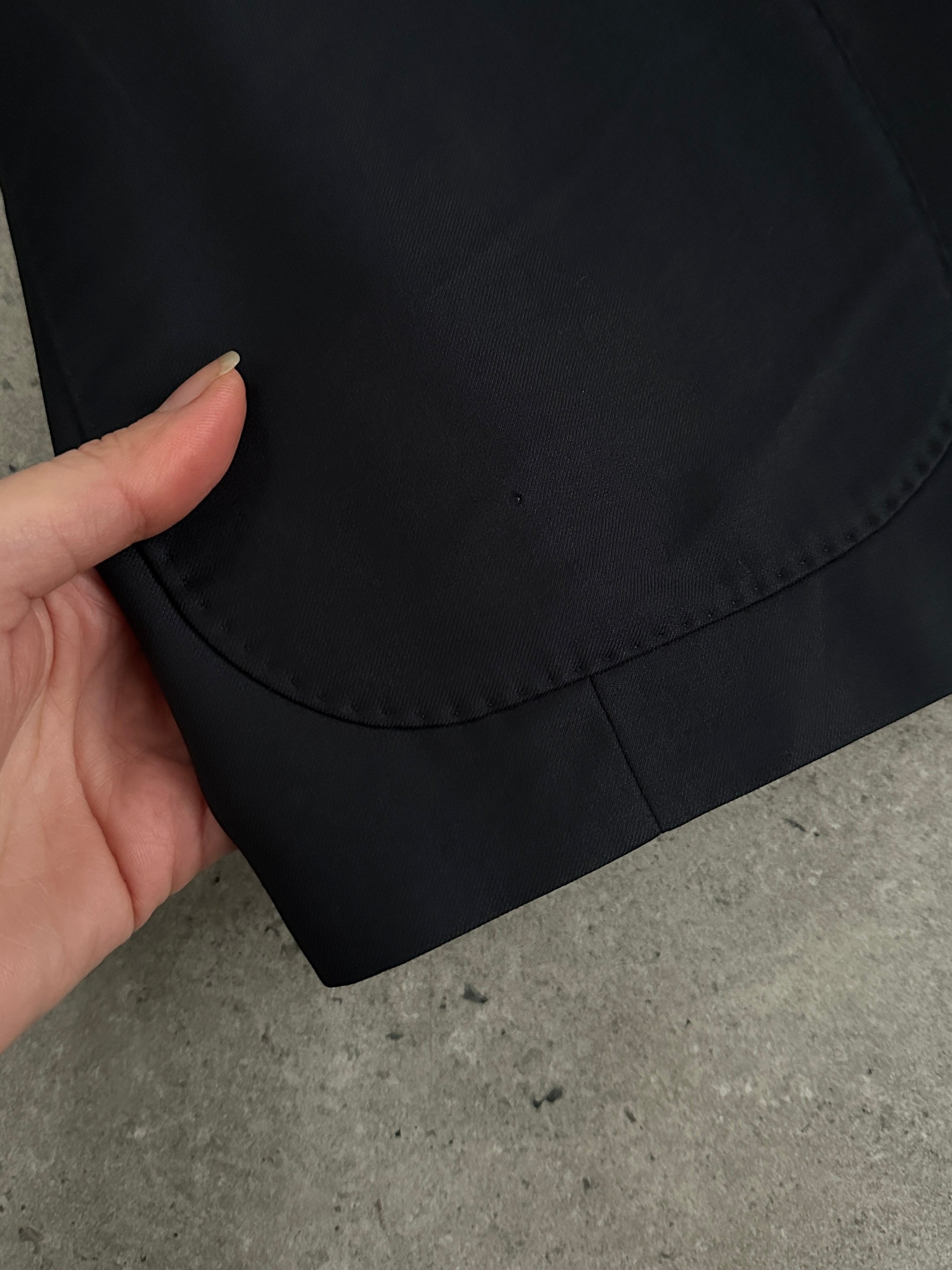 Louis Feraud x Loro Piana 1990s pure wool double-breasted blazer, size 40R/L, in classic style with lapels and button closure.