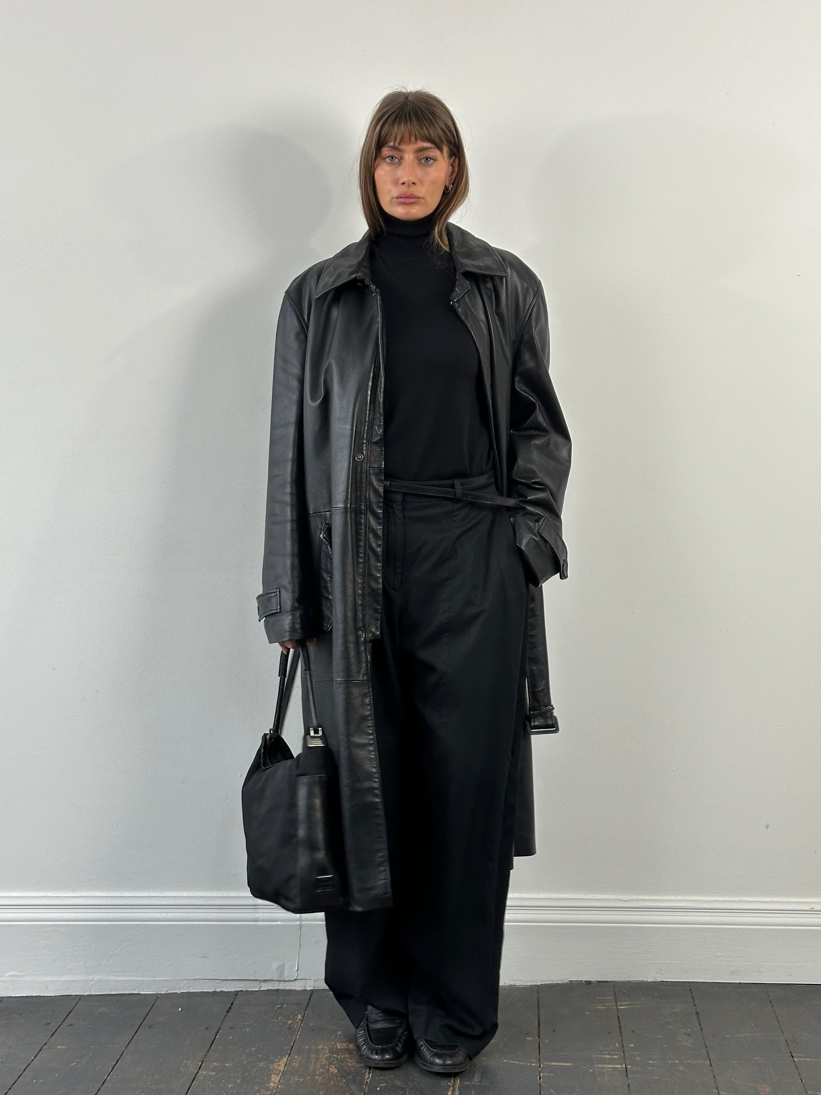 Conbipel 1990s leather belted trench coat in XL, stylish vintage leather jacket with belt and classic design.