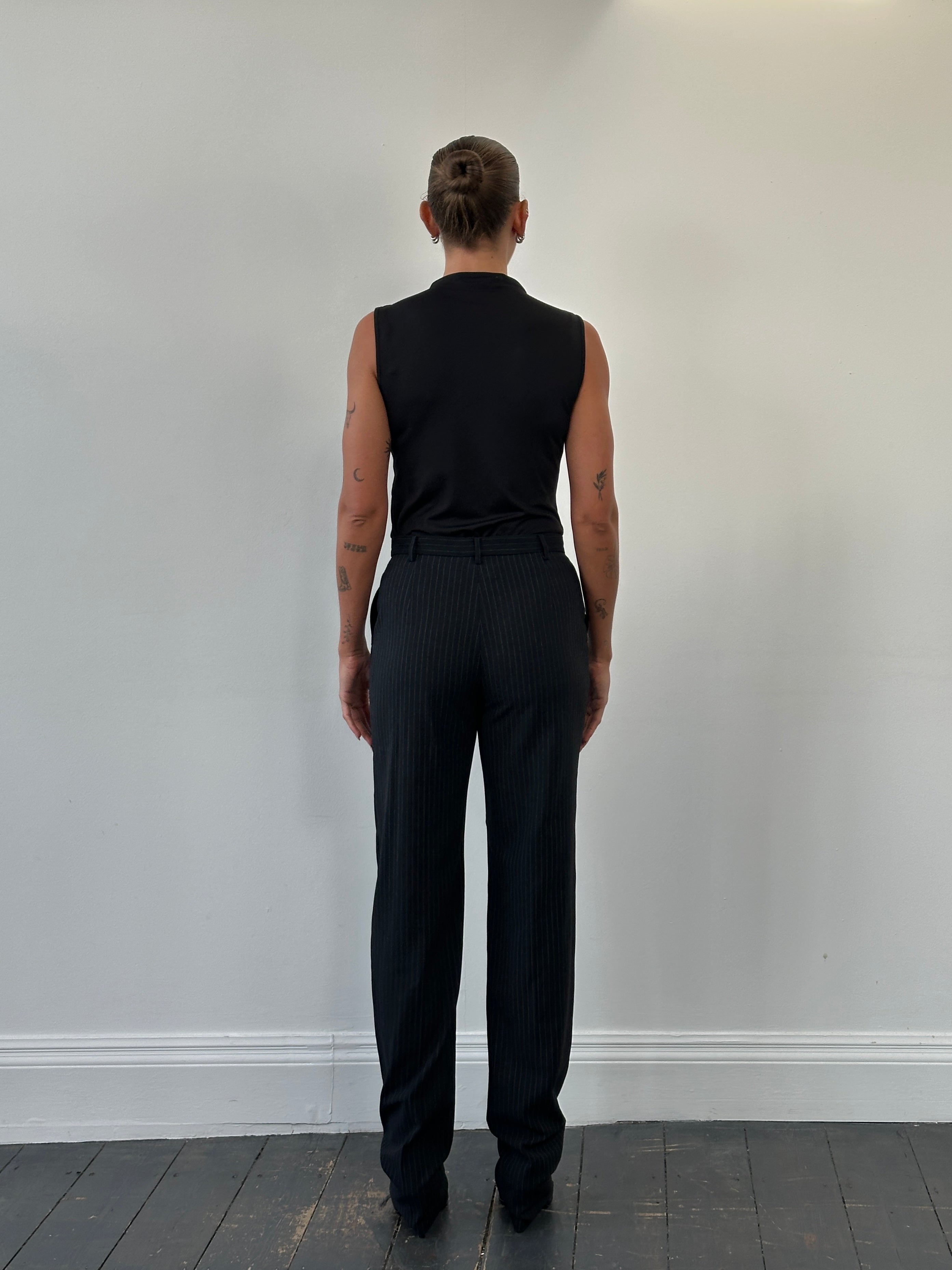 Armani Collezioni 2000s pure wool tailored trousers with straight leg fit, size W28, shown on a neutral background.