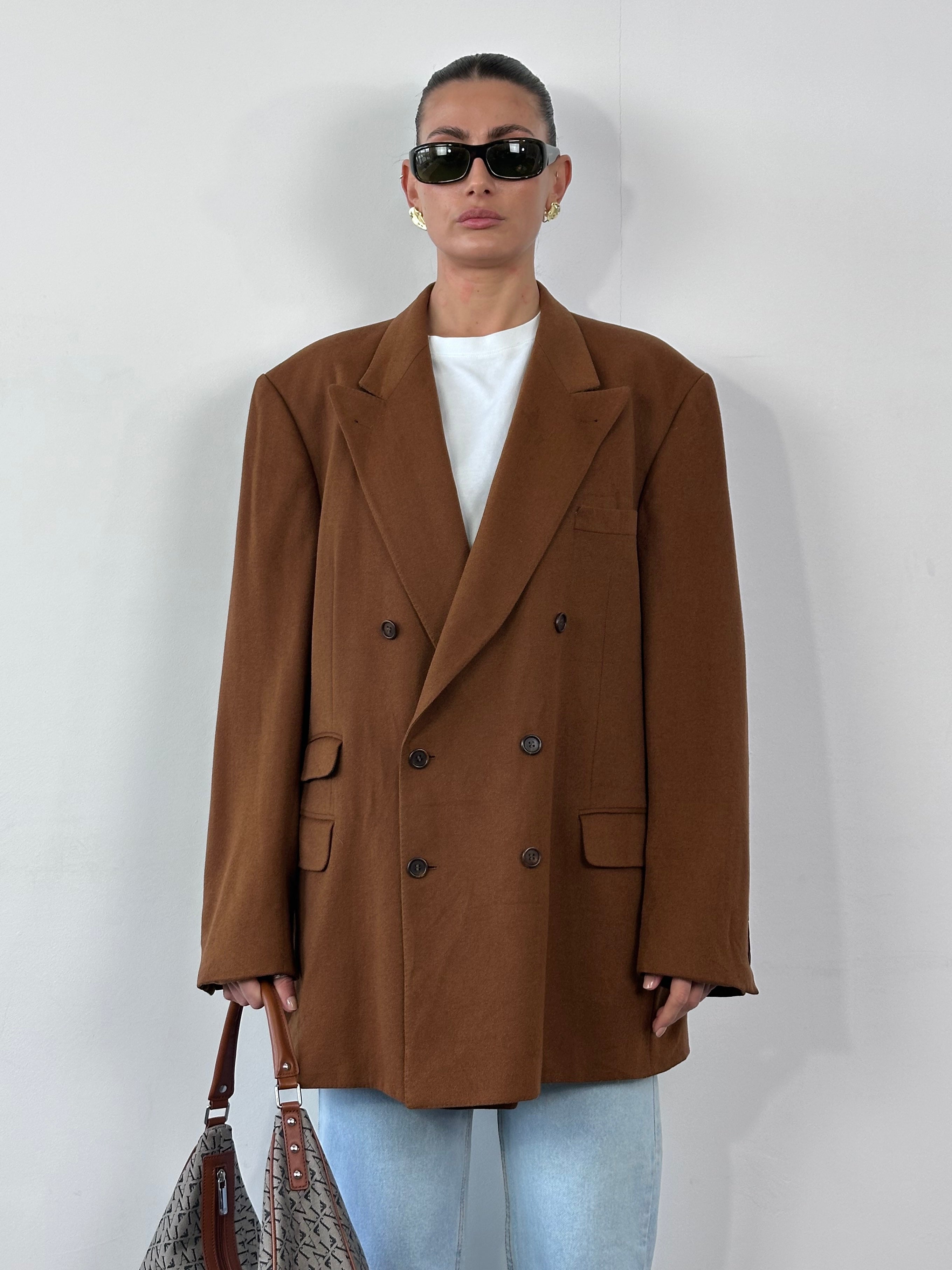 Eduard Dressler pure cashmere double-breasted blazer in XXL, tailored fit, featuring classic lapels and sleek design.