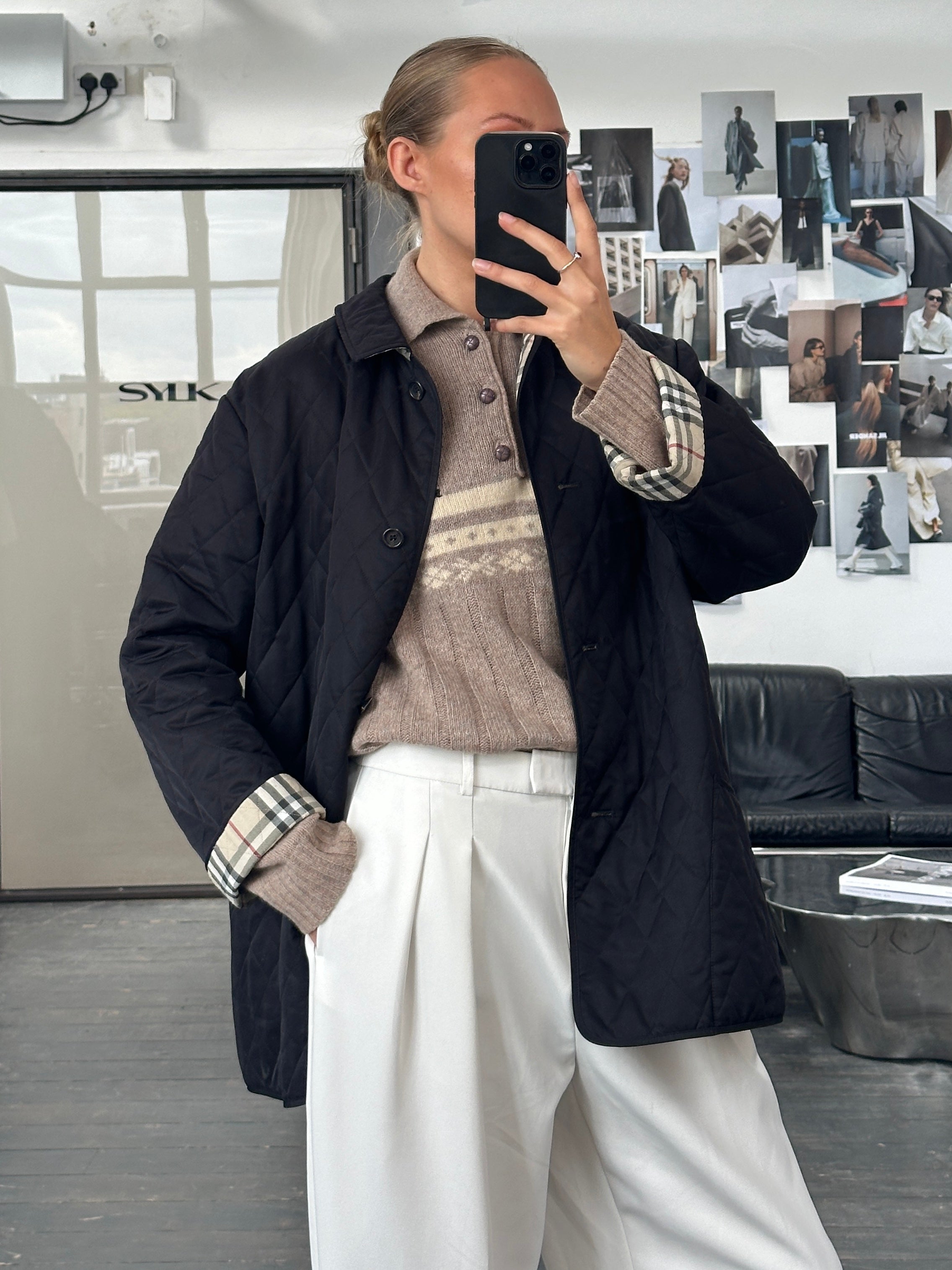 Burberry London 2000s quilted nylon single-breasted coat in size L, featuring classic design and quilted texture.