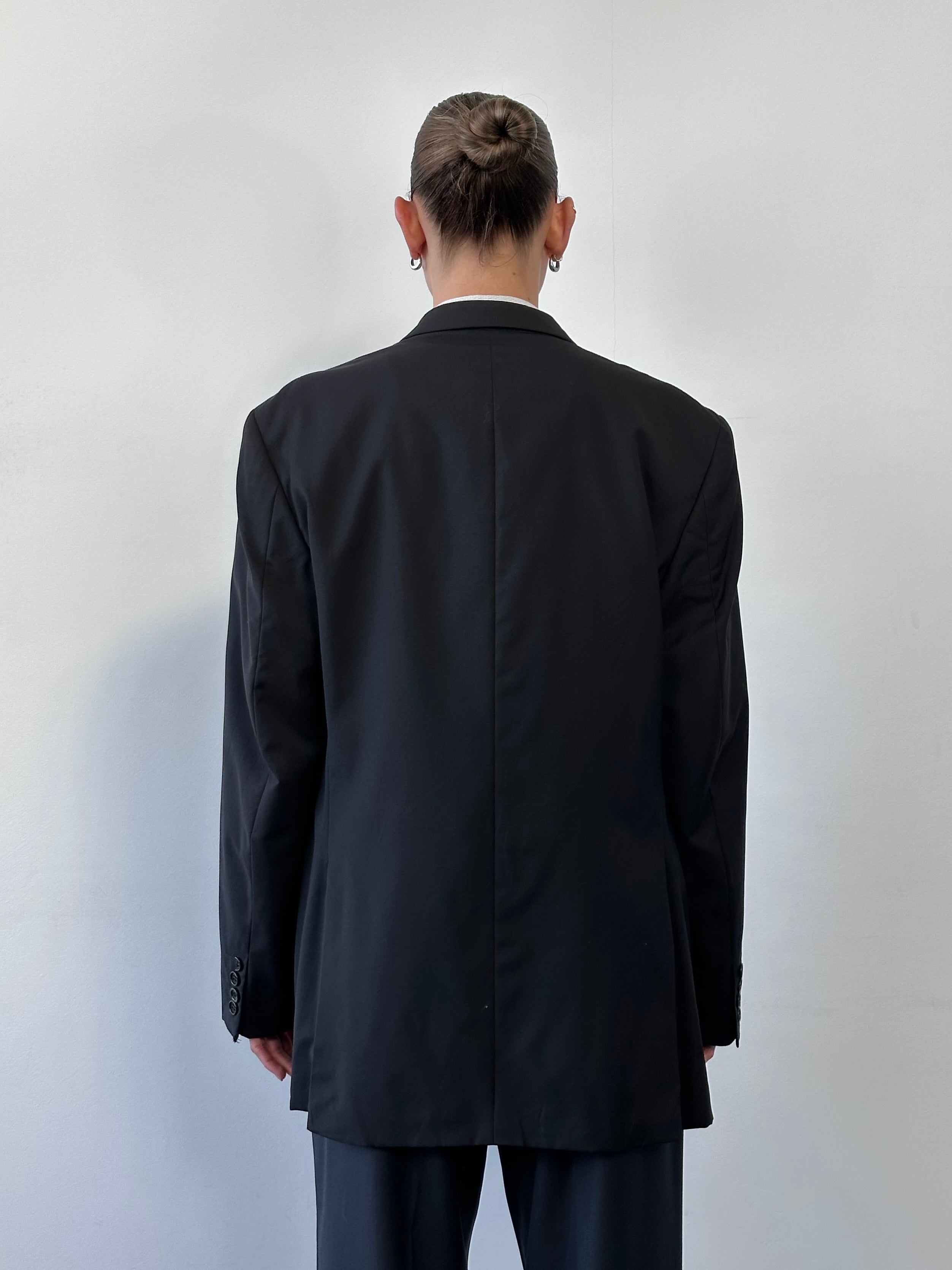 Yves Saint Laurent Pour Homme 1990s pure wool single-breasted blazer, size 42R/XL, in classic tailored style and dark color.