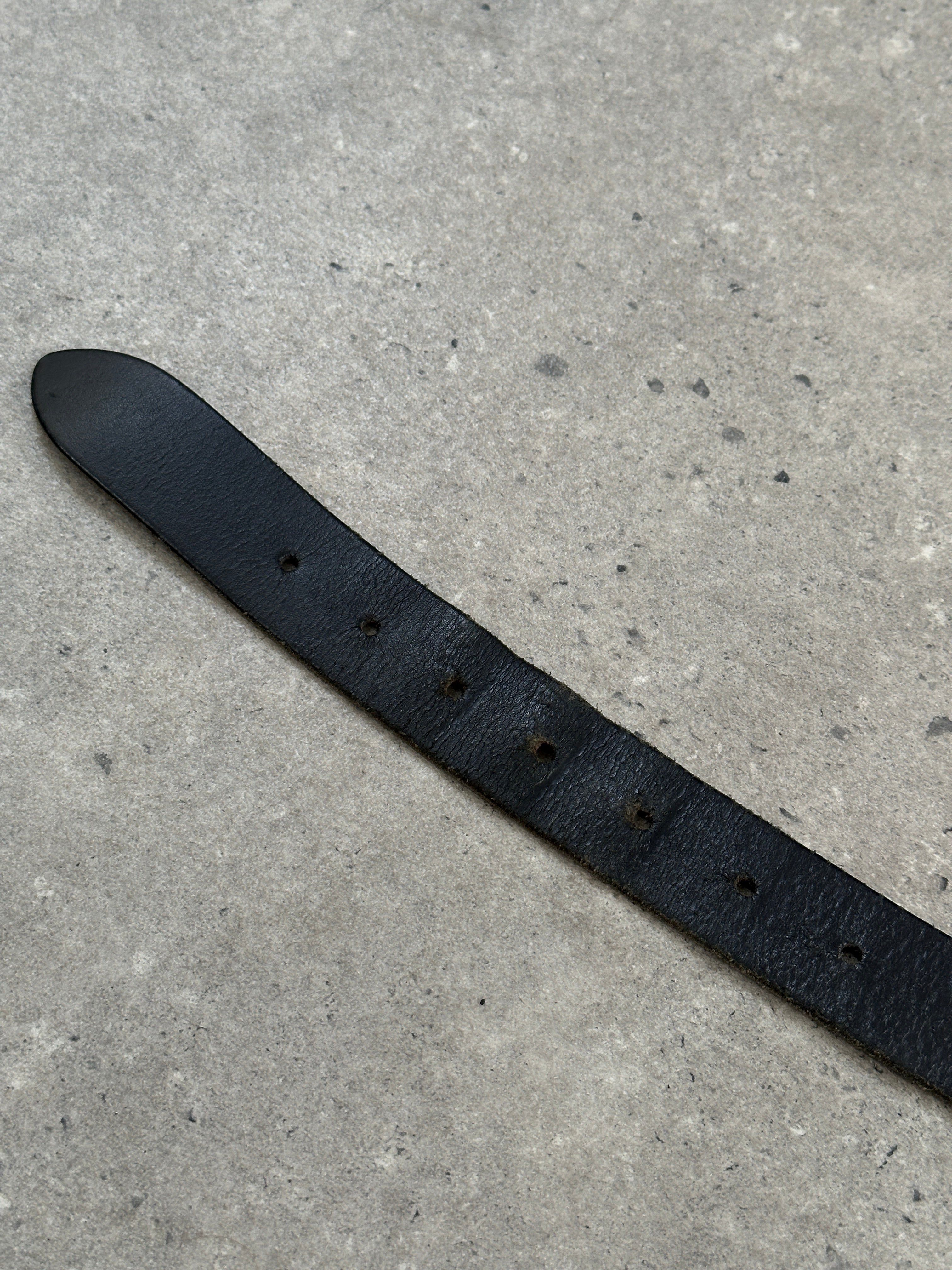 Vintage chrome leather belt in W34-38 with classic buckle, stylish accessory for casual or formal outfits.