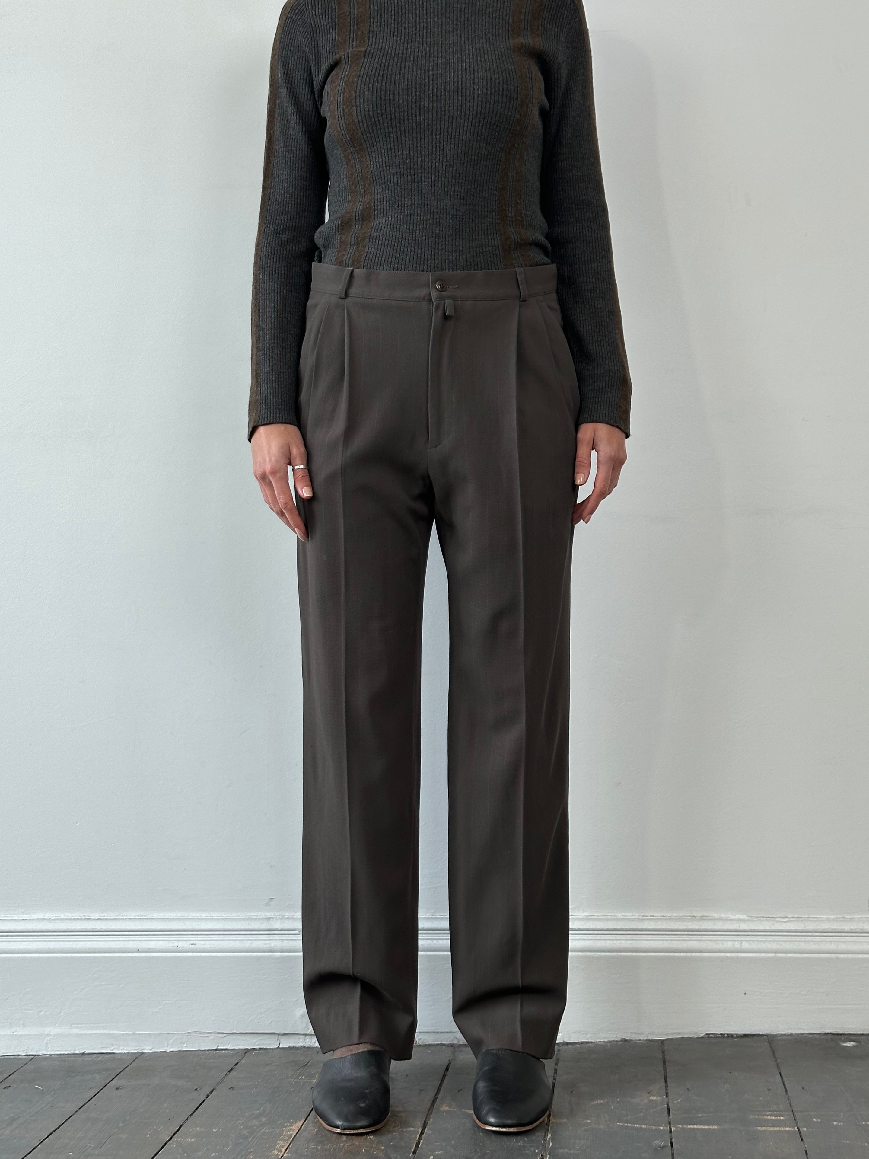 Istante 90s pure wool straight leg tailored trousers in size W32, featuring a classic fit and clean design.