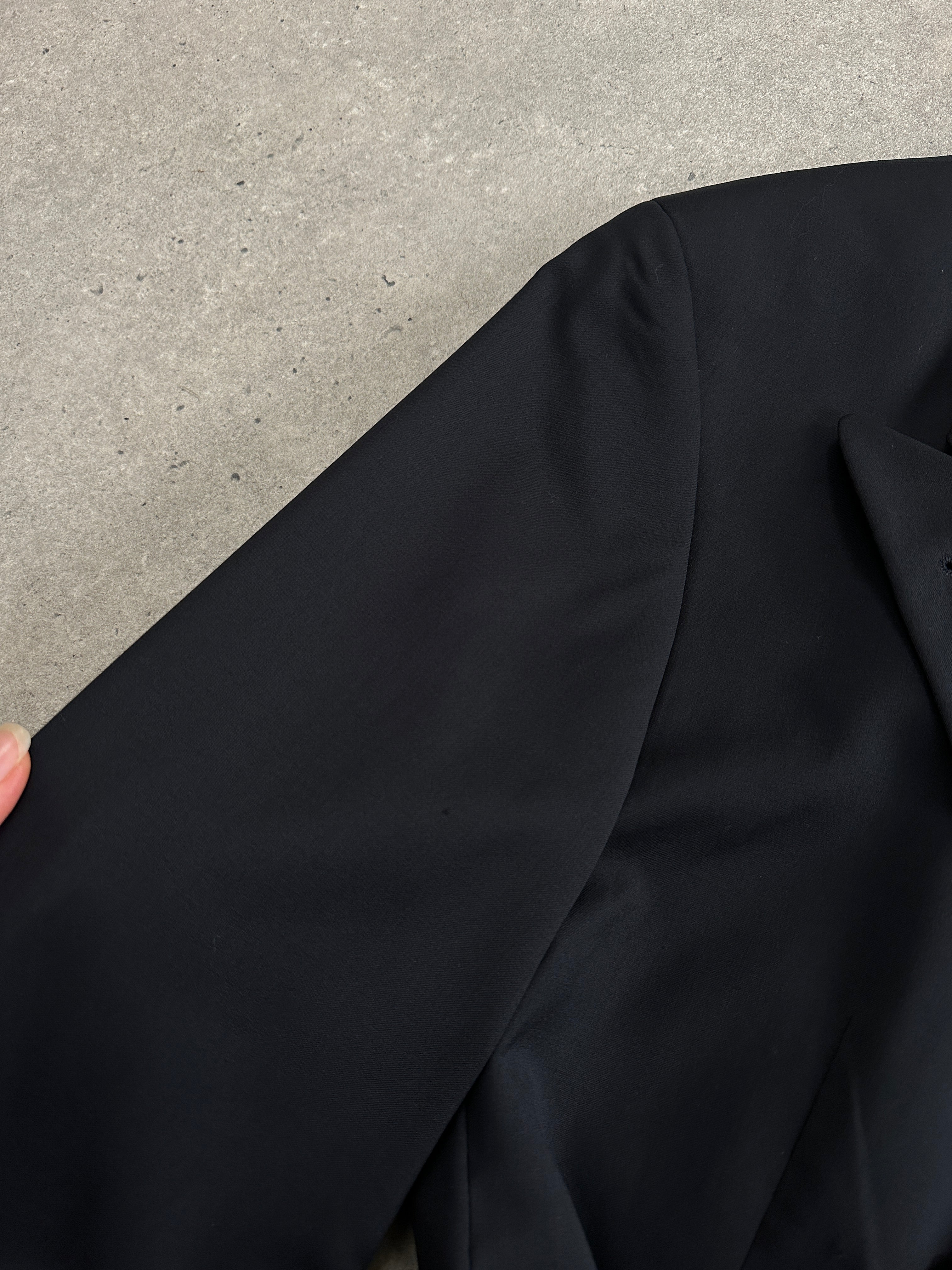 Hugo Boss x Loro Piana pure wool double-breasted blazer in size 40R/XL, featuring a classic tailored fit and structured lapels.