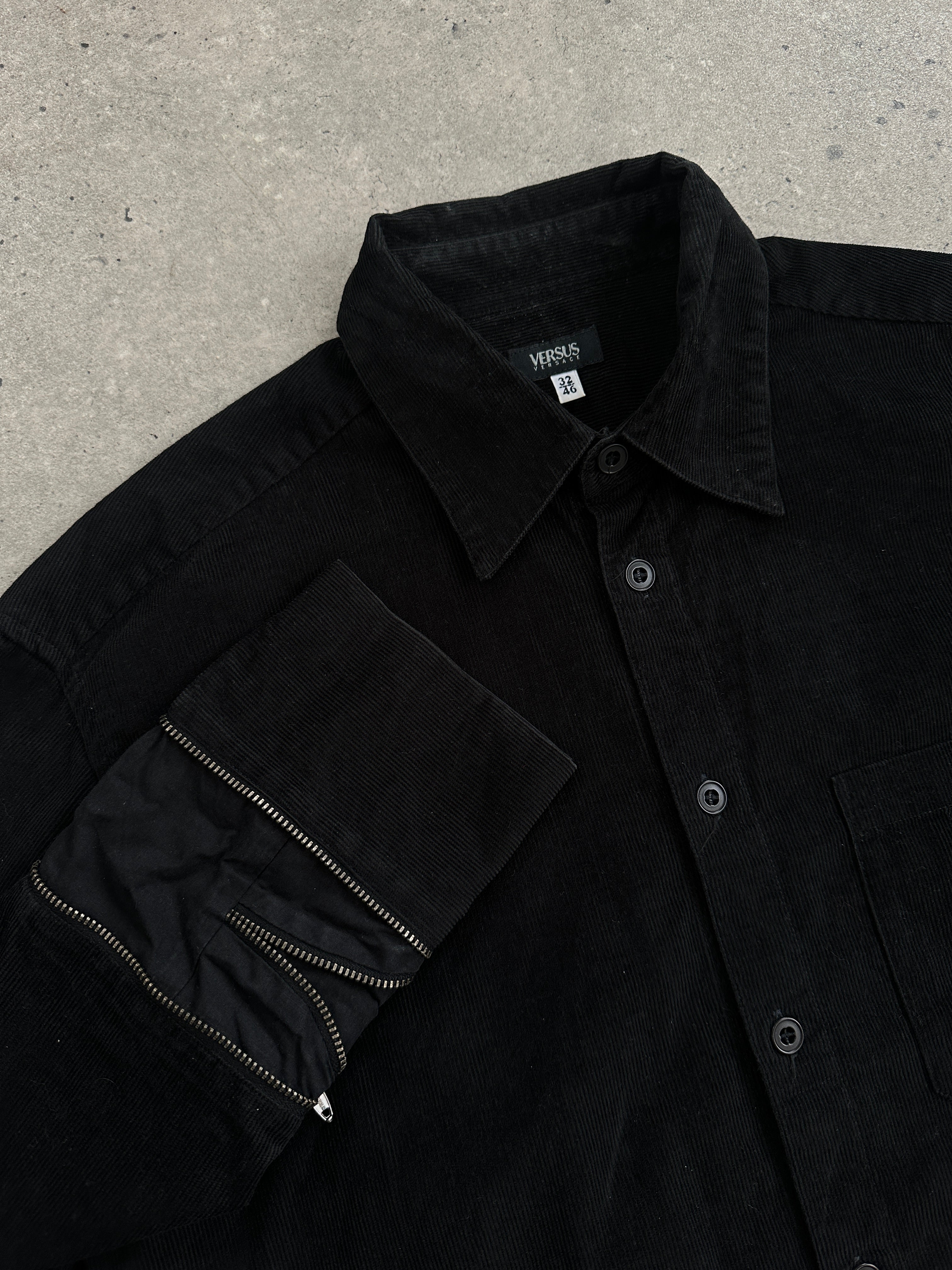 Versace Versus 00s corduroy zip shirt in size S, featuring a stylish button-up design with a classic collar and vibrant color.