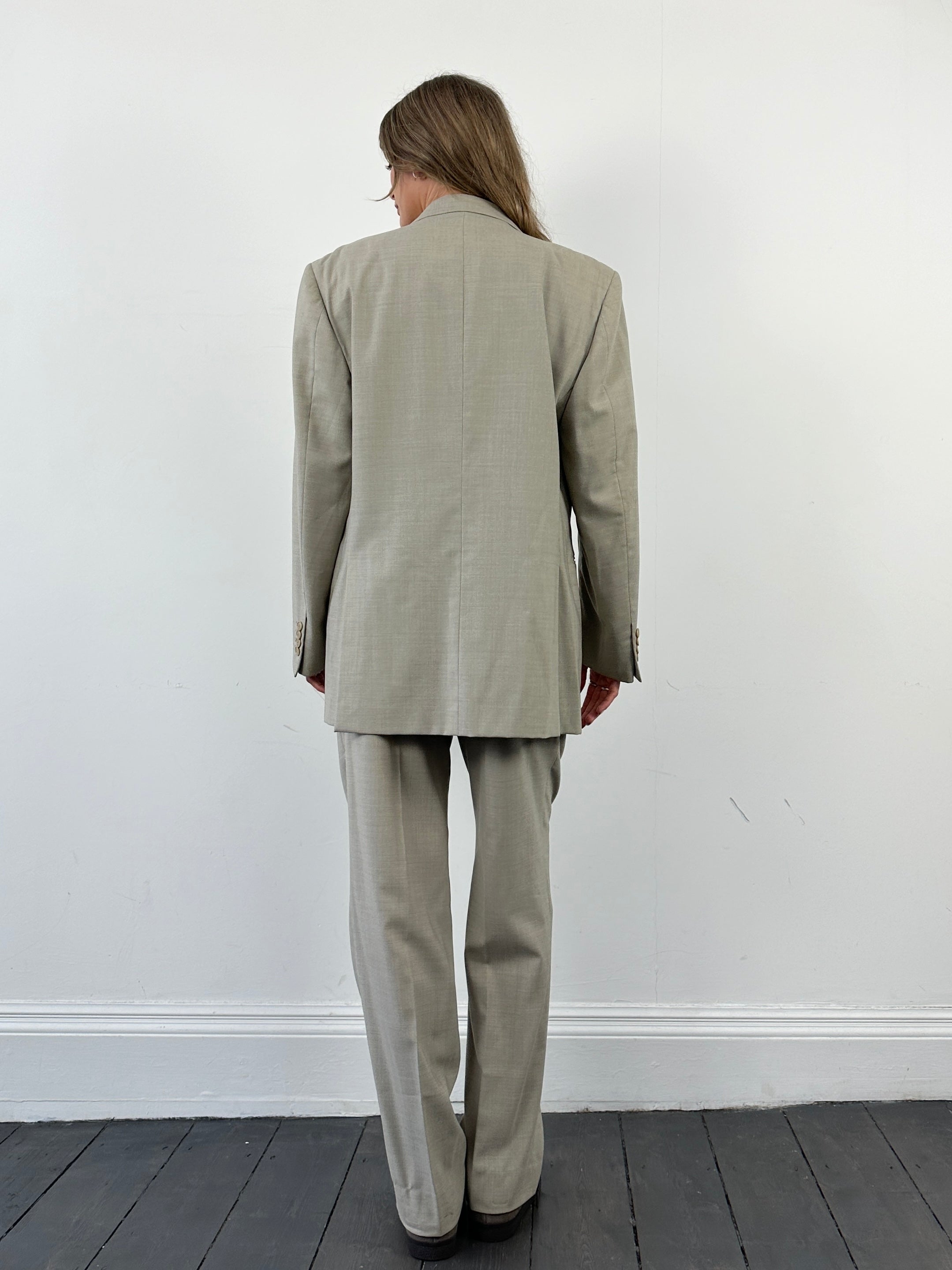 Pal Zileri pure wool single-breasted suit jumpsuit in size 40R/W32, tailored fit with classic lapel and button closure.
