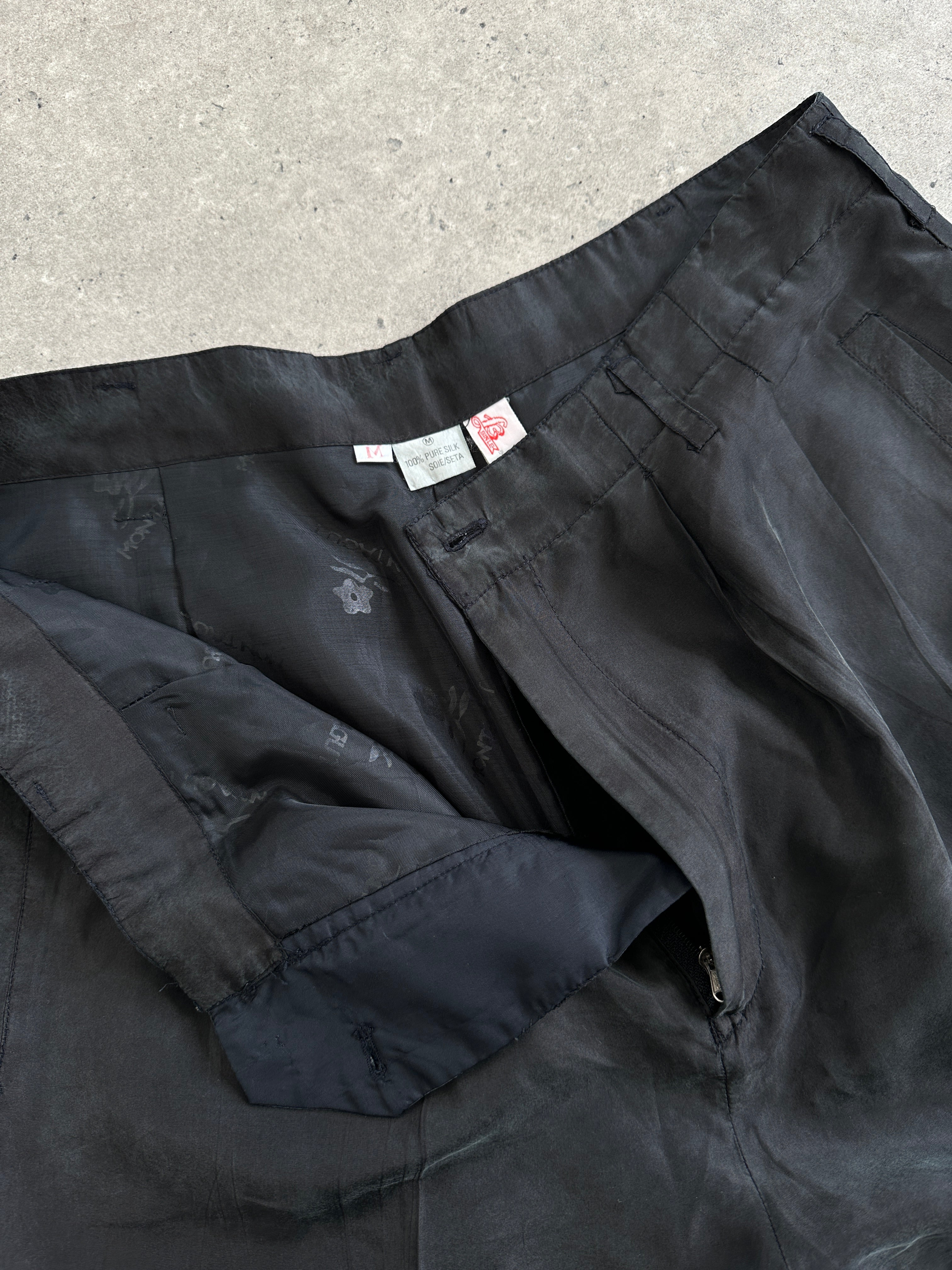 Vintage pure silk high-waisted straight-leg trousers in W32, showcasing elegant fit and smooth fabric.