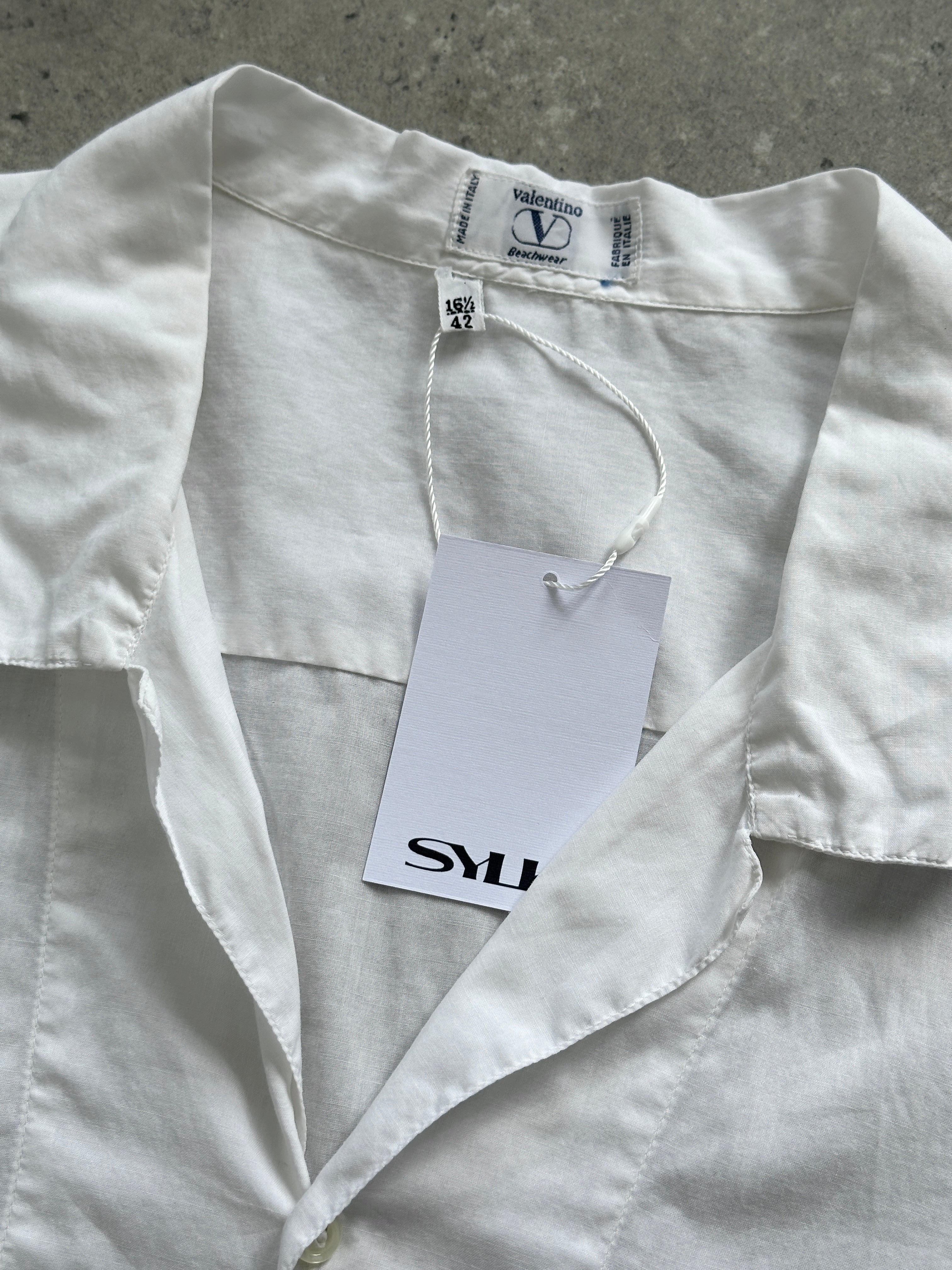 Valentino 90s cotton Cuban collar beachwear shirt in size L, featuring a relaxed fit and classic design for casual summer style.