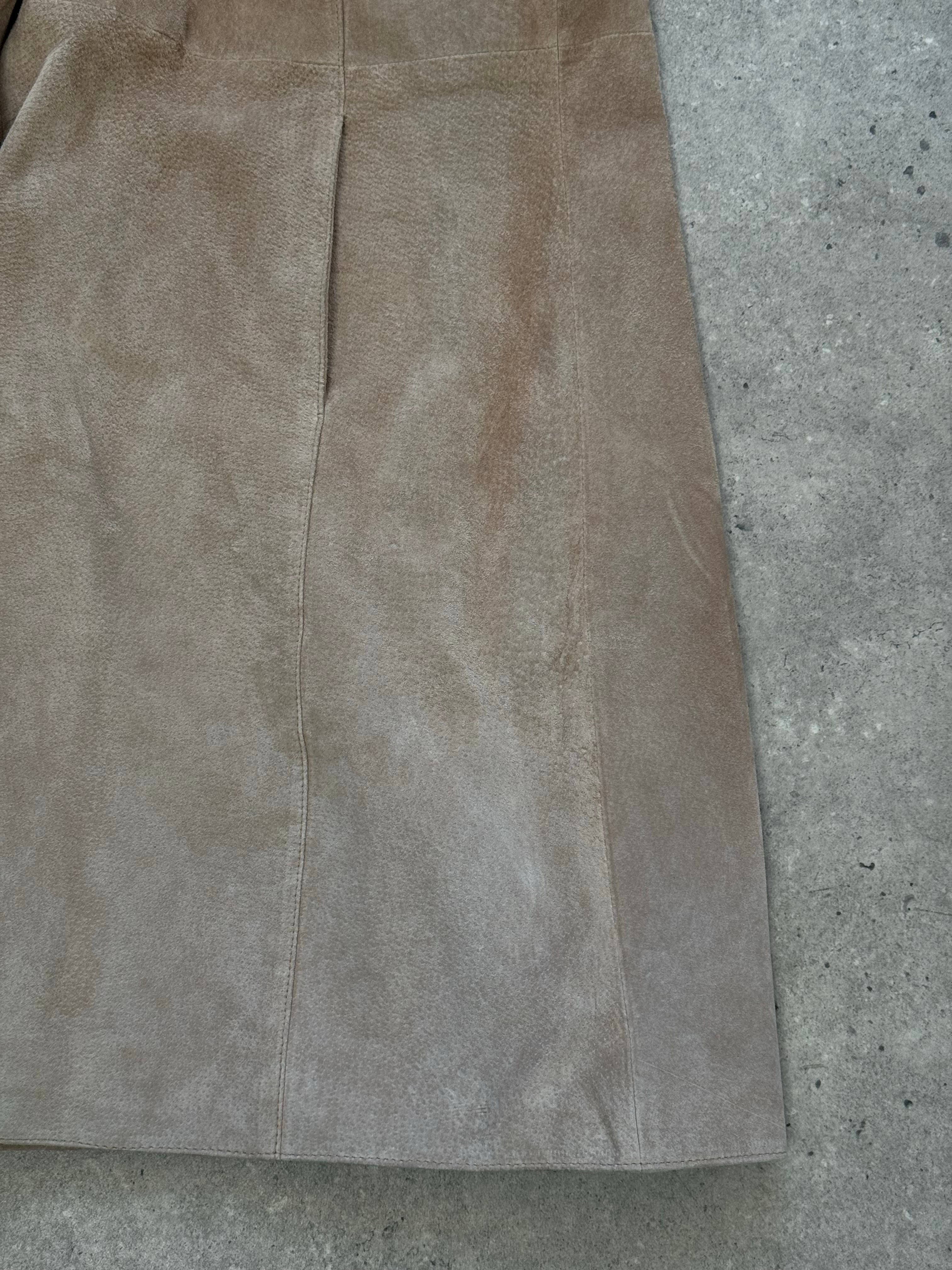 Vintage 1990s suede leather jacket with high neck, size M, featuring classic design and soft brown leather.