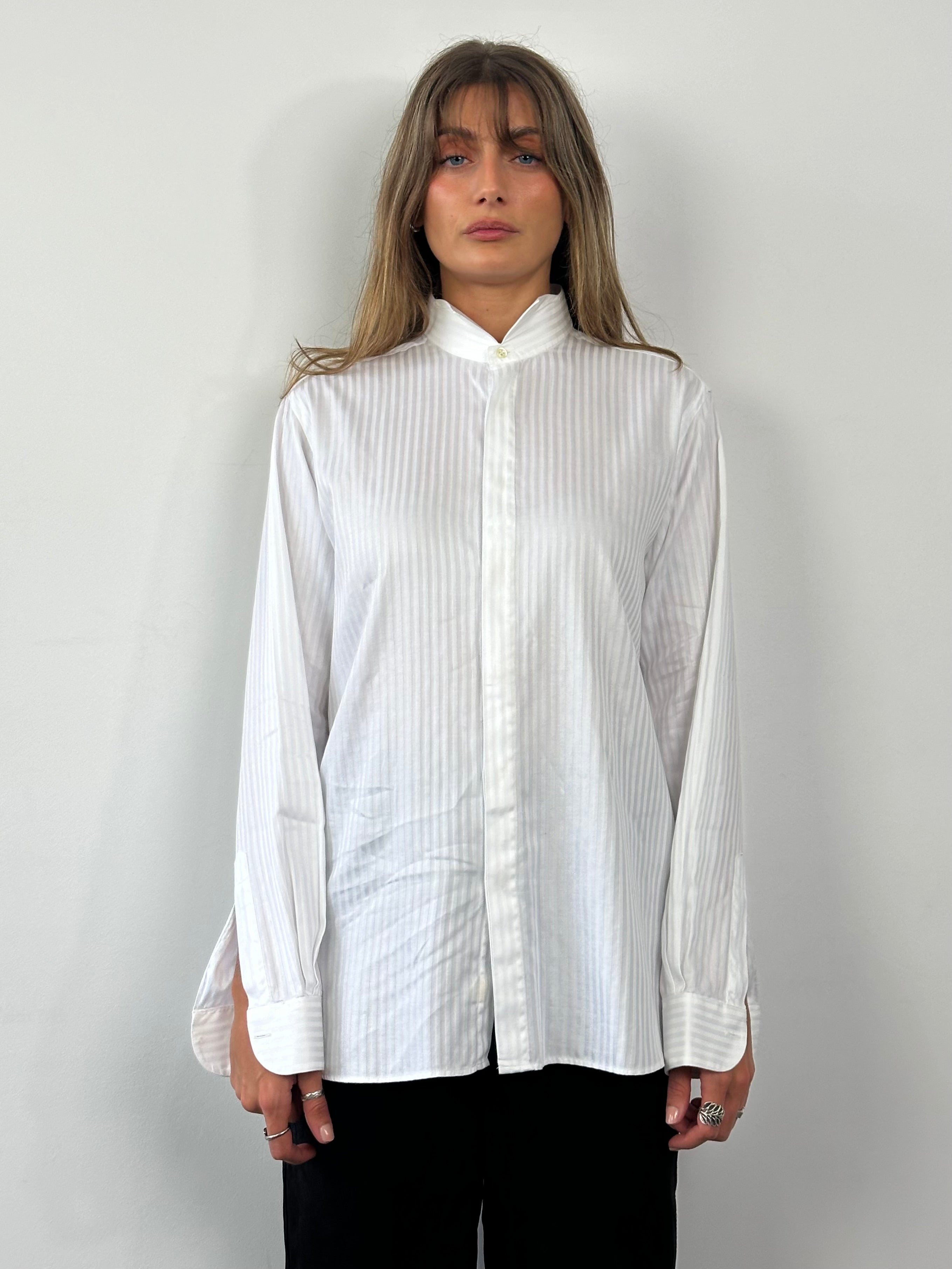 Vintage Italian vintage pure cotton stripe wing collar shirt in size L, featuring classic design and crisp fabric.