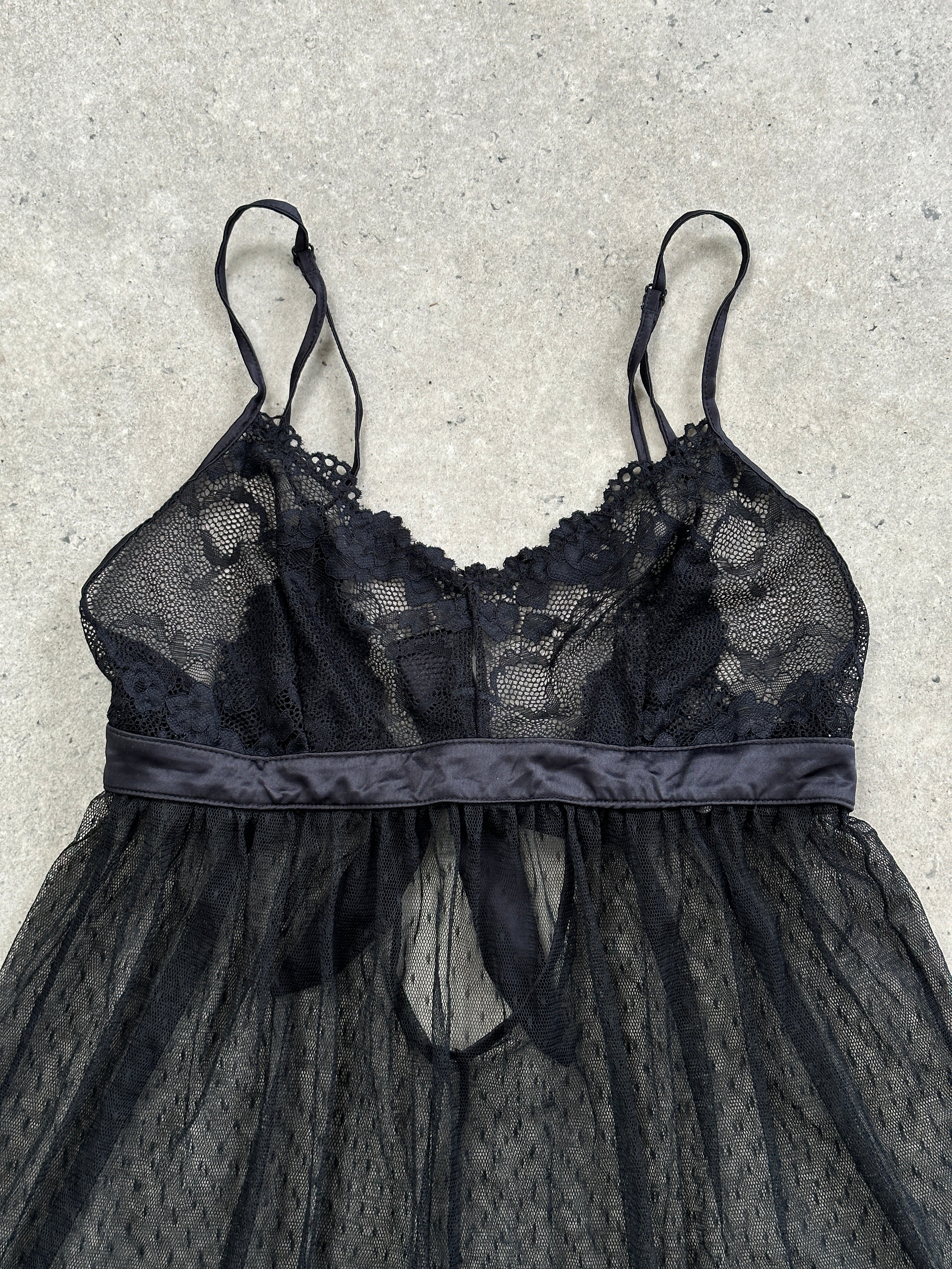 Vintage 2000s lace satin babydoll cami top in XS-M, featuring delicate lace details and smooth satin fabric.