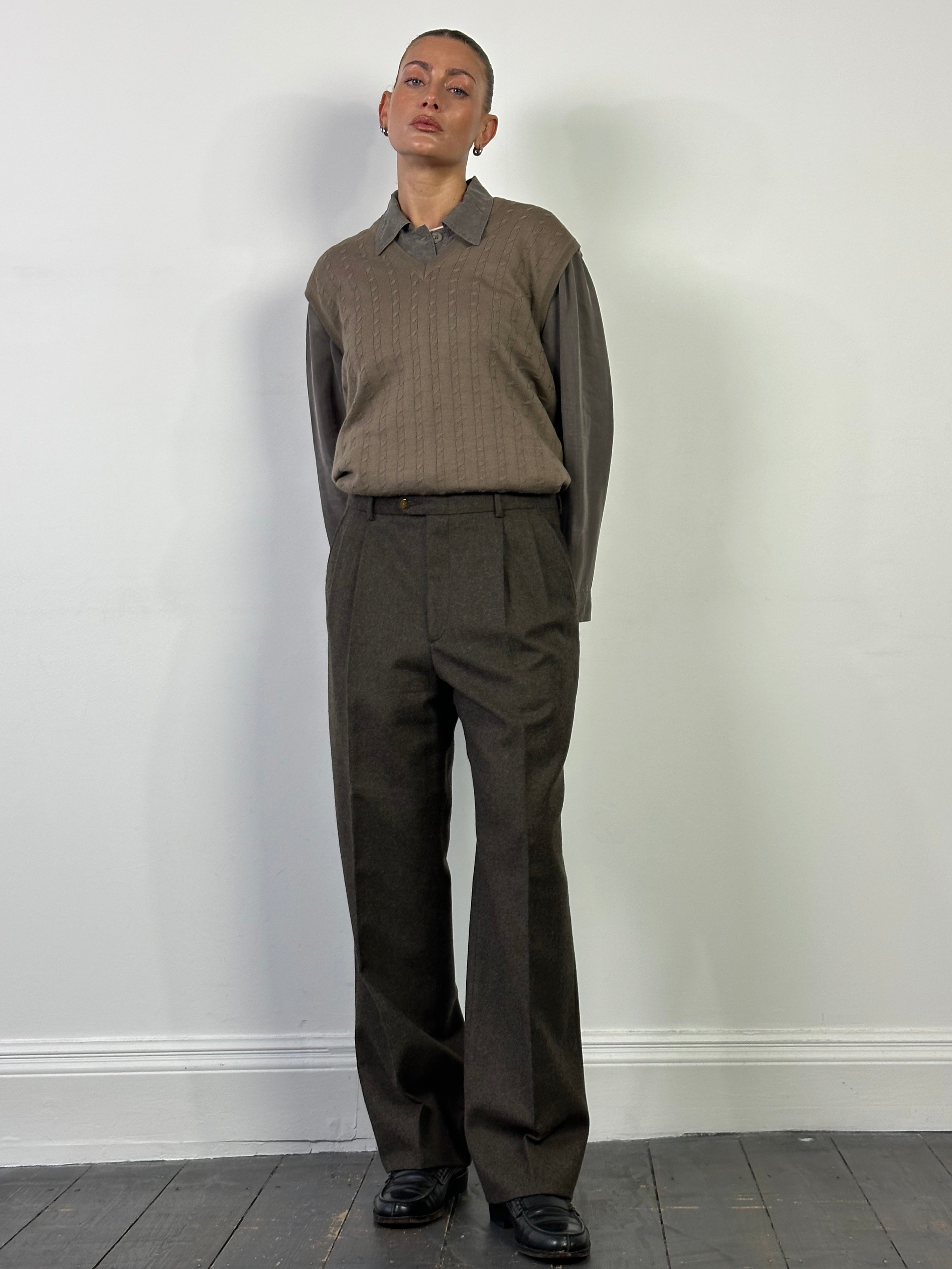 Italian Vintage Wool V Neck Sleeveless Vest Jumper - M - SYLK