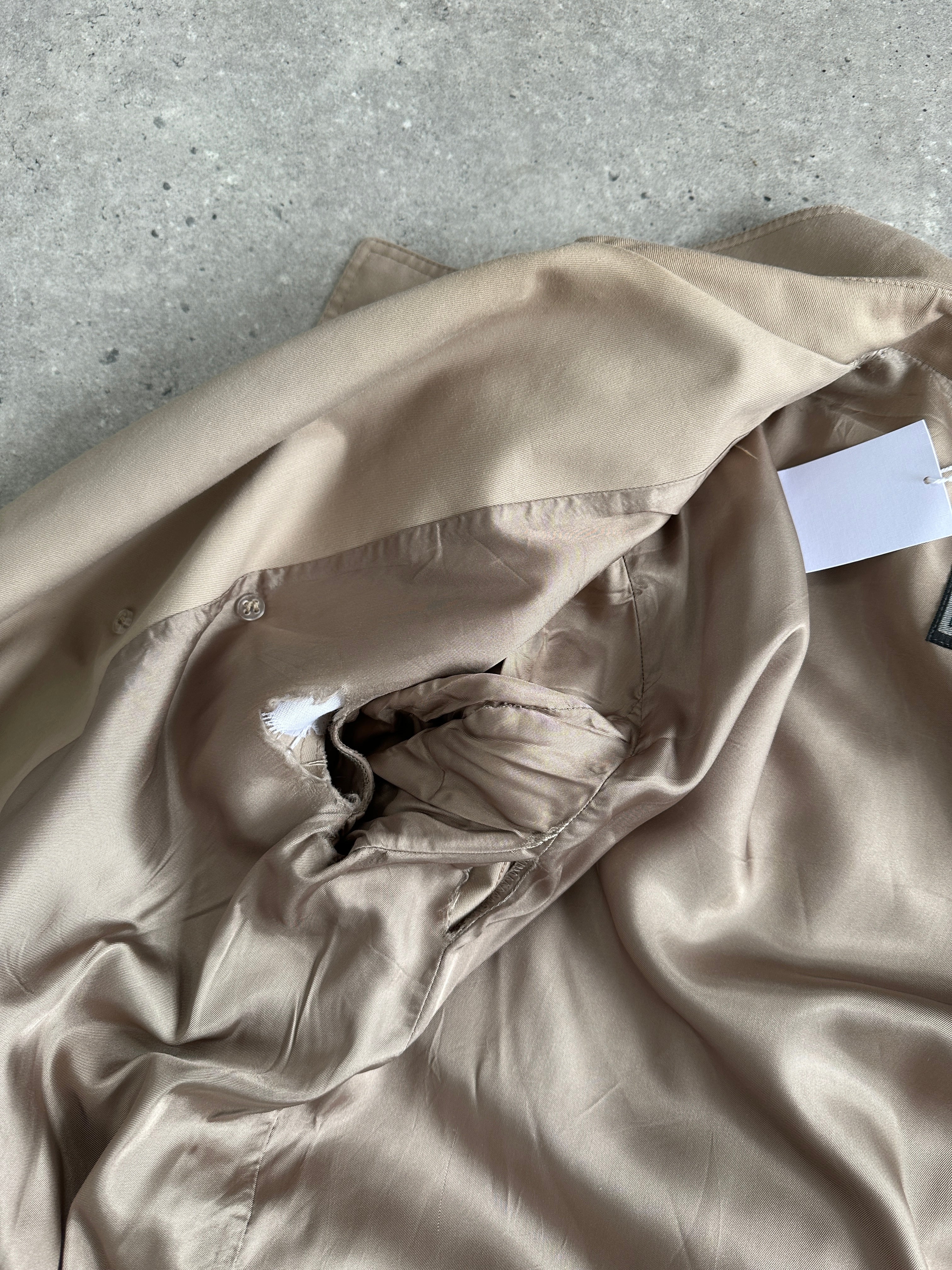 Christian Dior Monsieur double-breasted belted trench coat in size L/XL, beige color, with classic design and tailored fit.