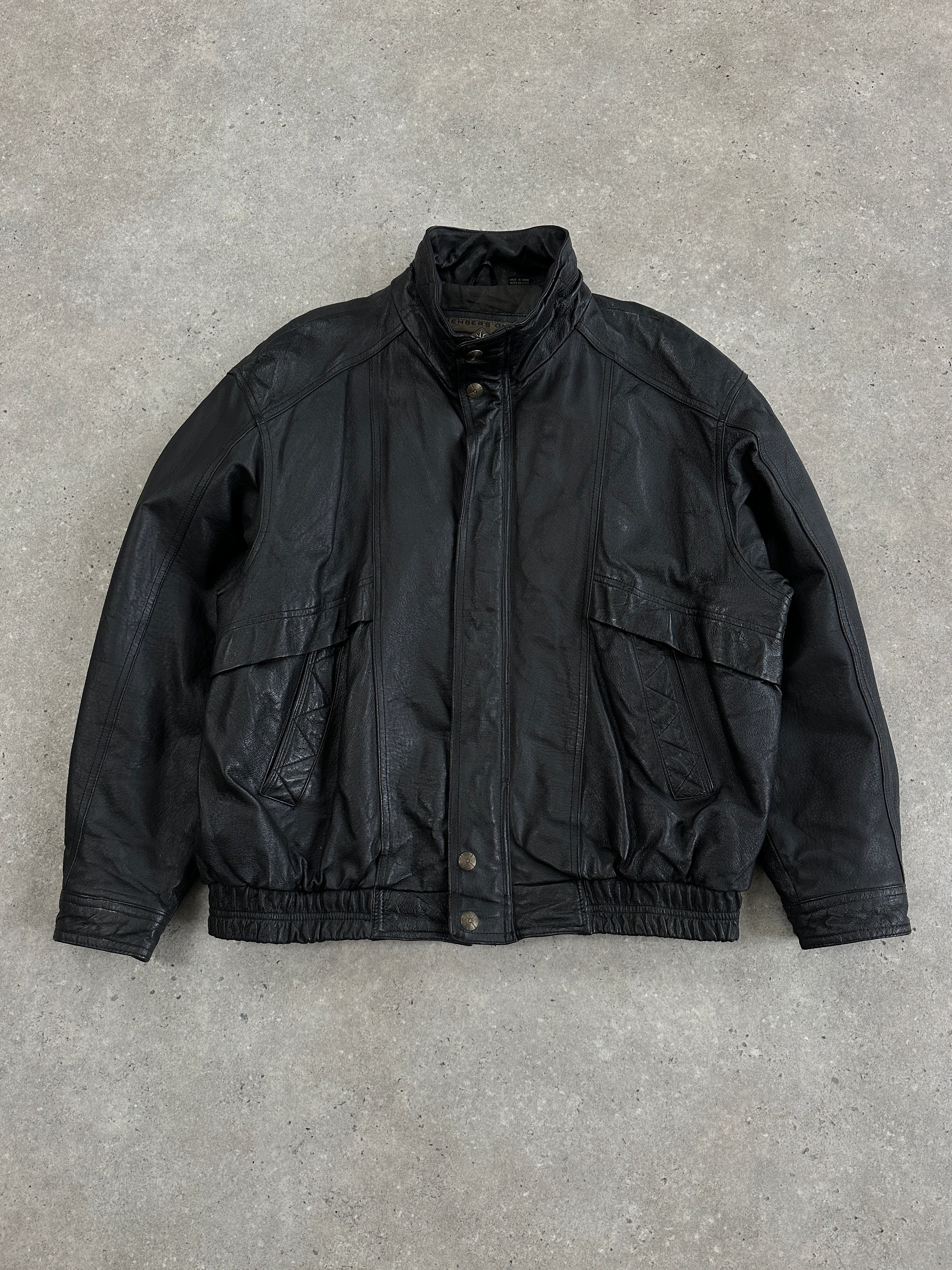 Vintage high neck leather bomber jacket in XL, featuring classic design and durable leather material.