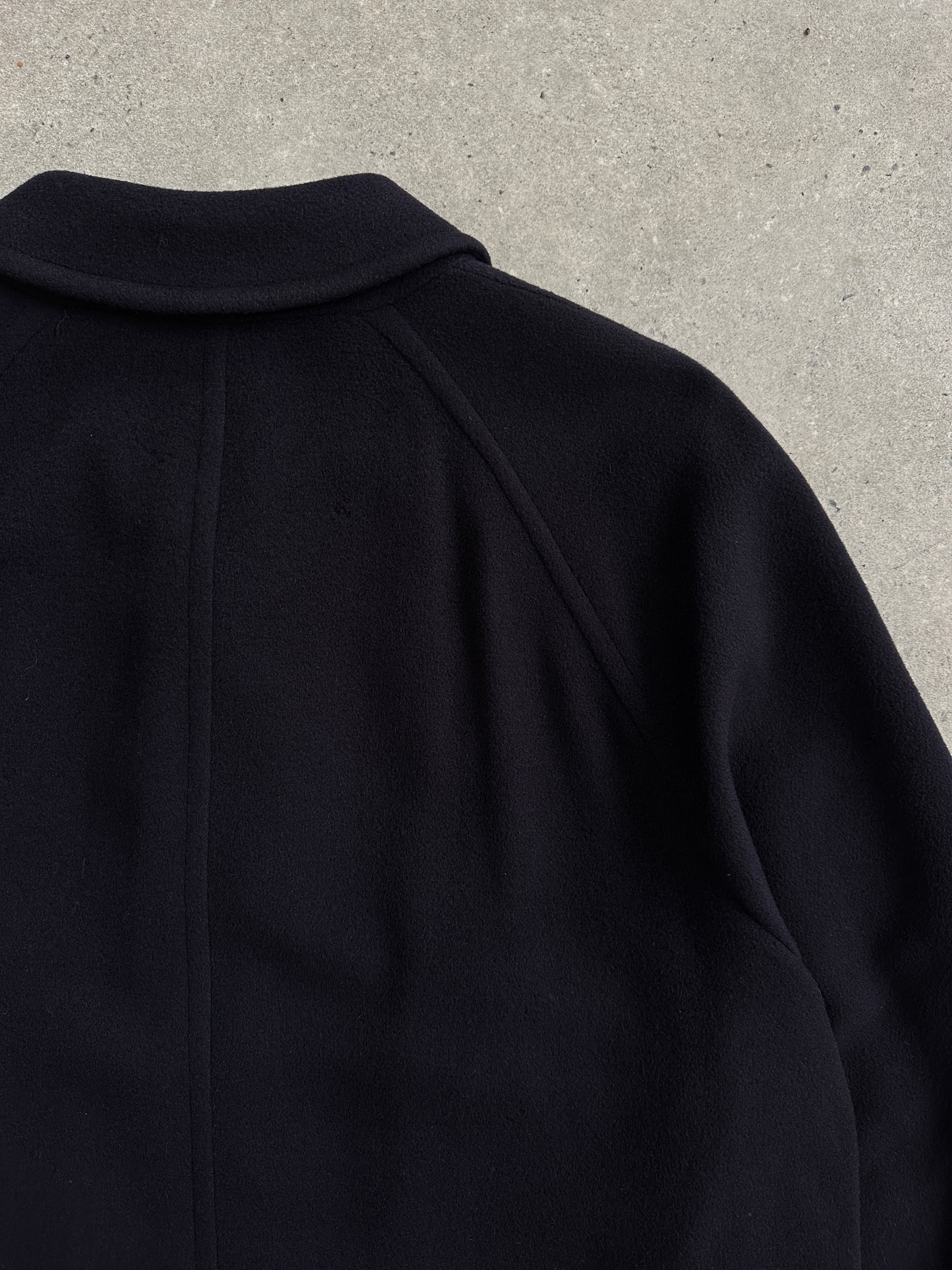Elegant Jaeger 1990s high neck pure cashmere coat in XL, featuring a classic design and luxurious texture.