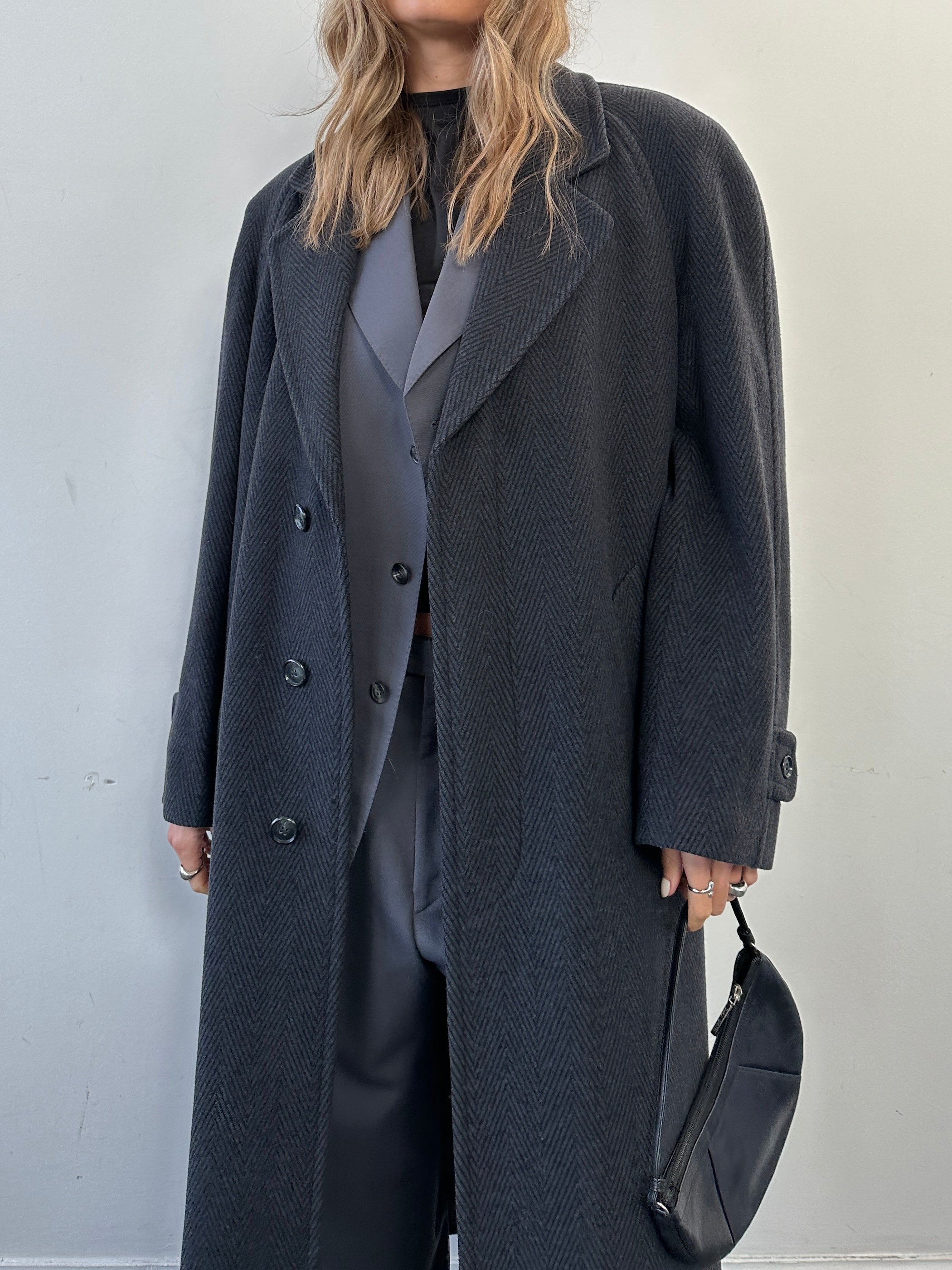 Vintage British wool and cashmere herringbone coat with concealed placket in XL, stylish and warm, featuring classic vintage design.