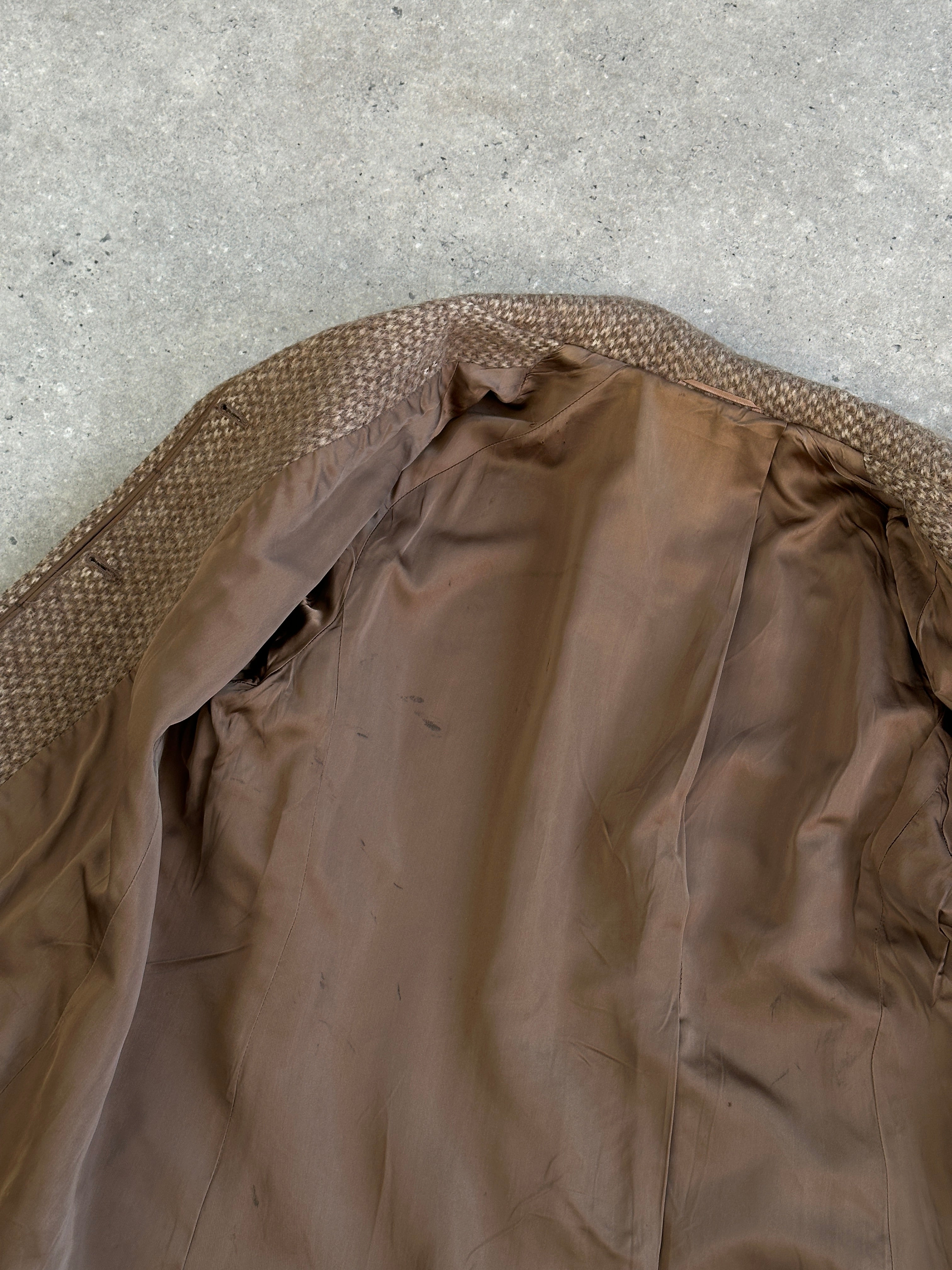 Max Mara pure wool fuzzy coat with concealed placket in size L, featuring a warm, textured design and classic silhouette.