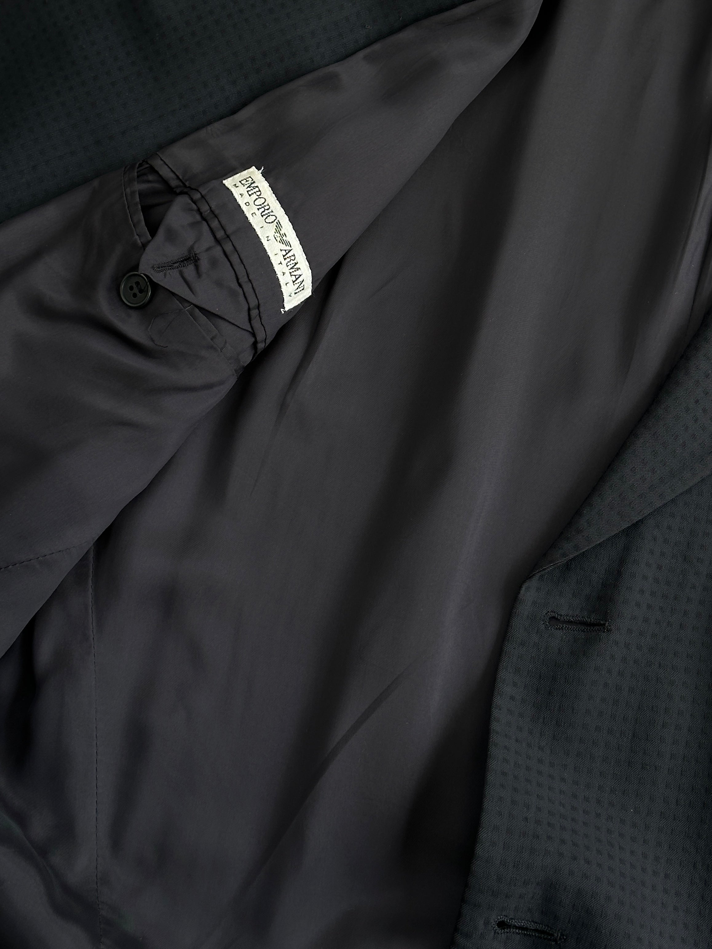 Emporio Armani relaxed cotton single-breasted blazer in size 38R/L, shown in a classic tailored fit with lapels and button closure.