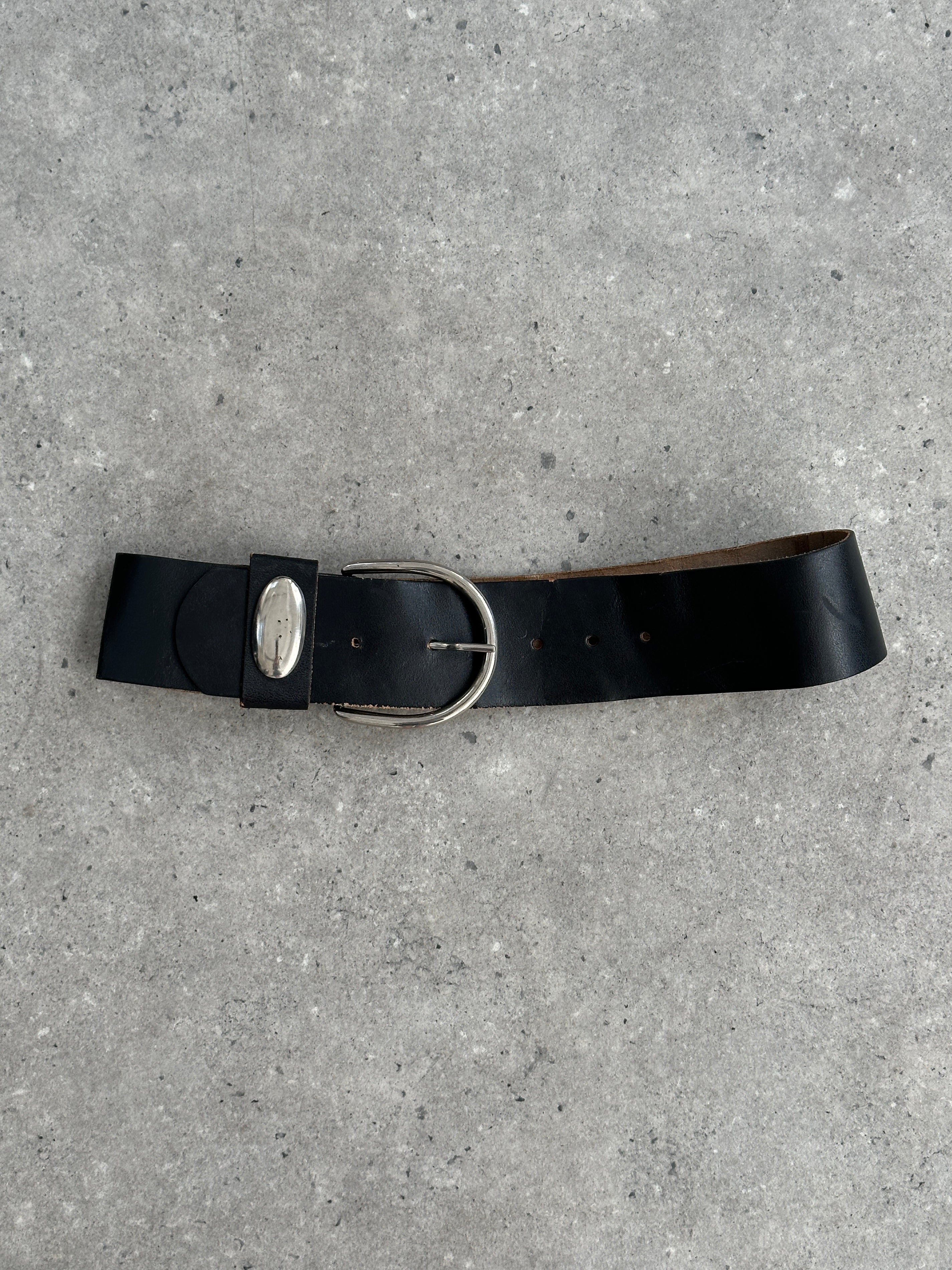 French Vintage 1990s Leather Chunky Belt - W23-28