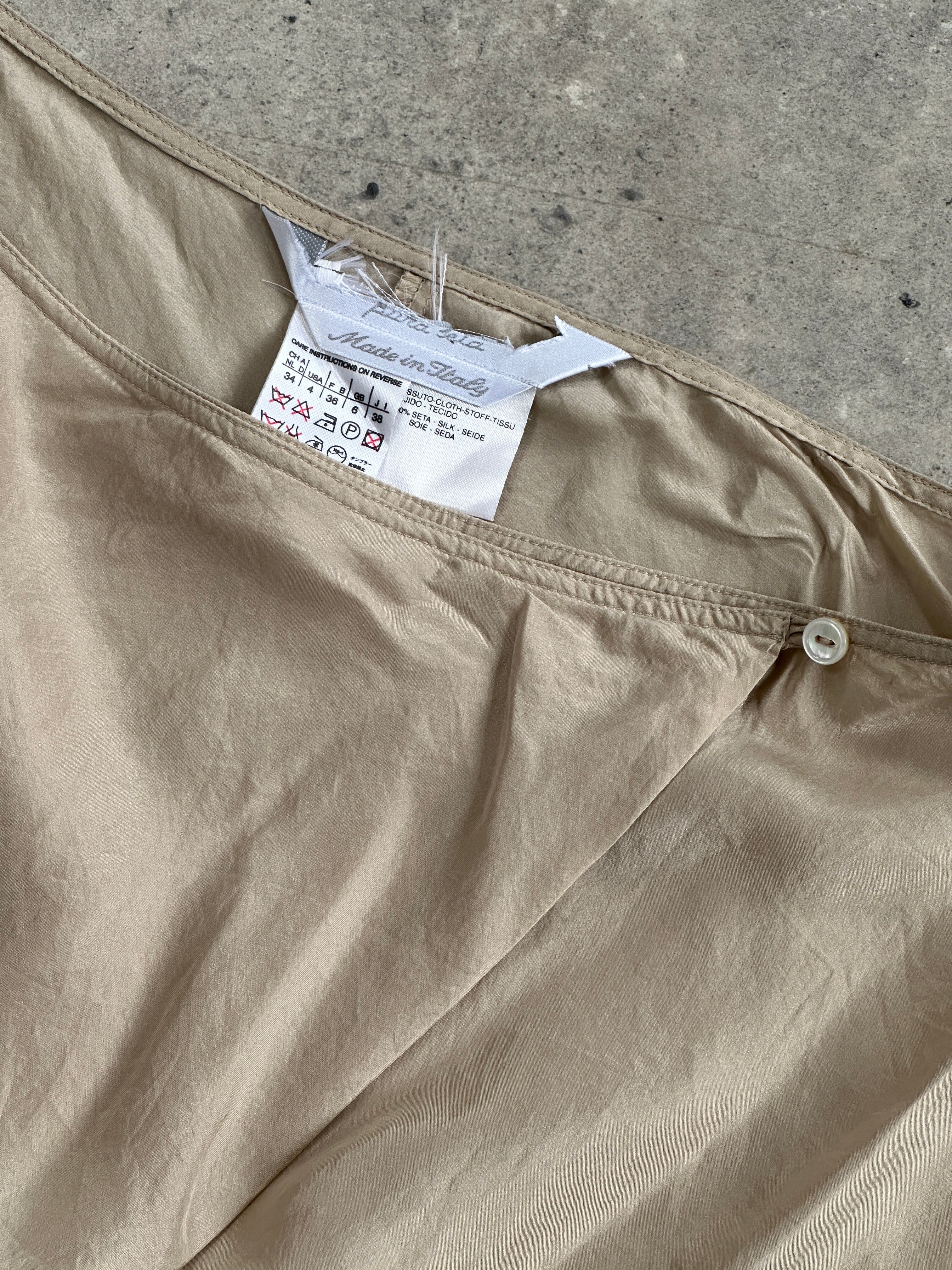 Max Mara pure silk wrap skirt in W27 style, showcasing elegant fabric and sophisticated design.