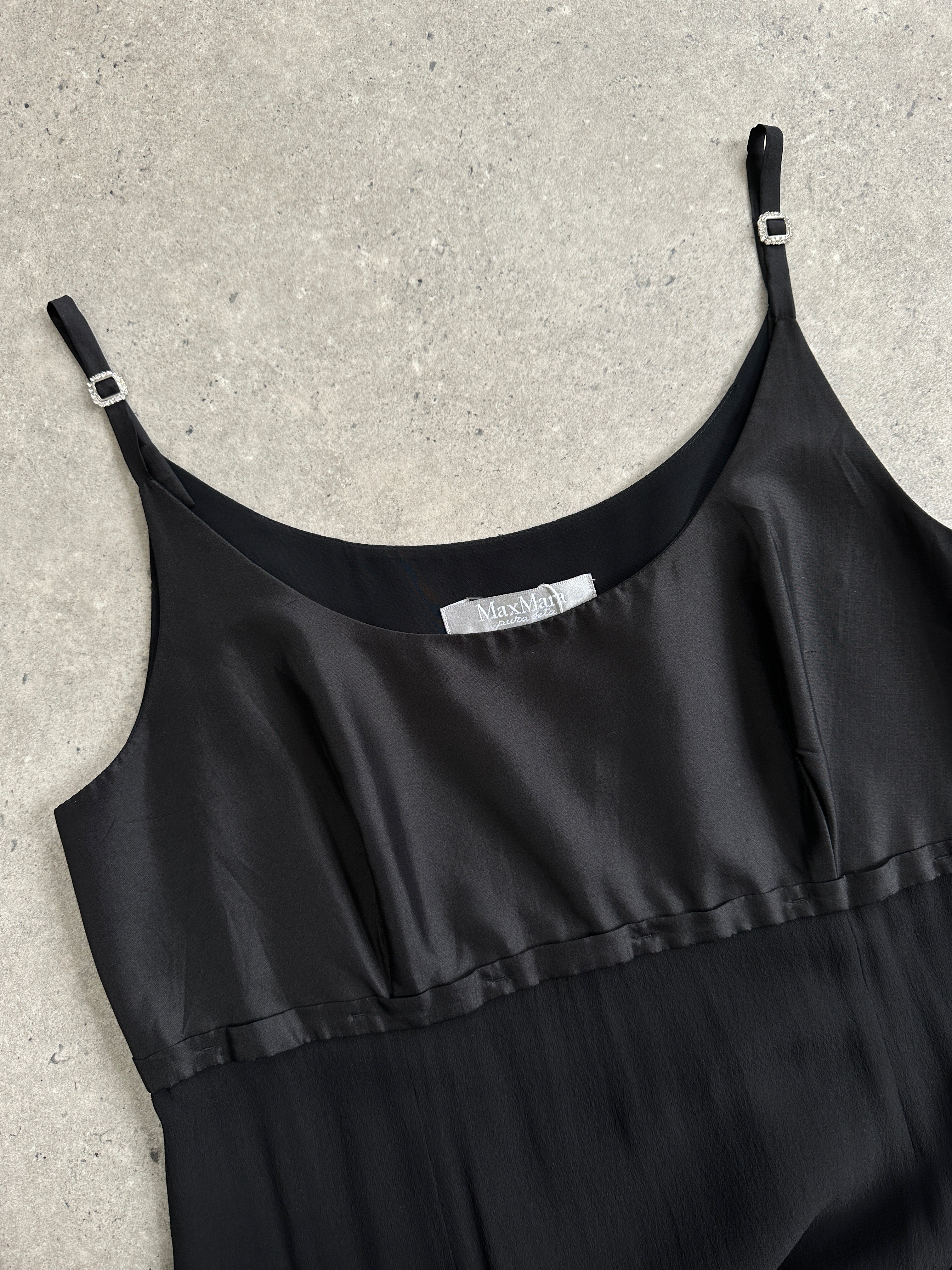 Max Mara pure silk pleated midi dress in soft fabric, showcasing elegant design and sophisticated style.