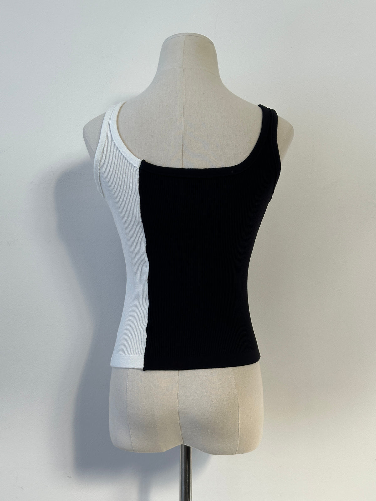 Vintage 2000s Ribbed Asymmetric Sleeveless Top - S