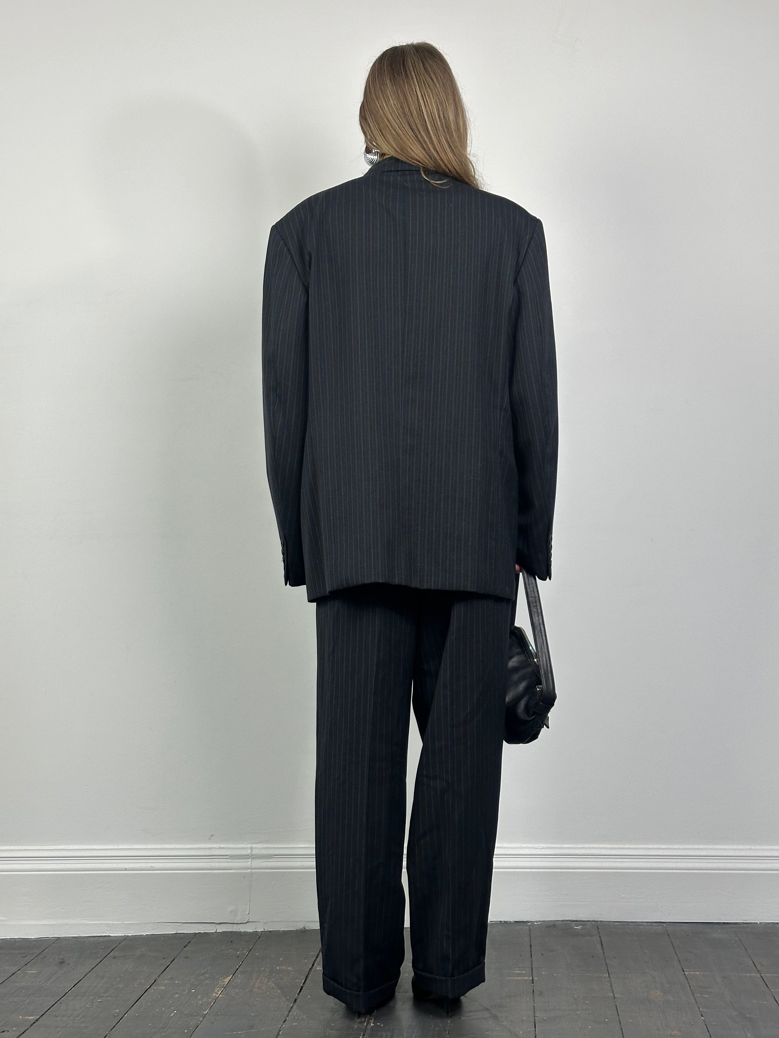 Christian Dior Monsieur 1990s pure wool pinstripe double-breasted suit in size 46L/W32, featuring tailored lapels and classic fit.