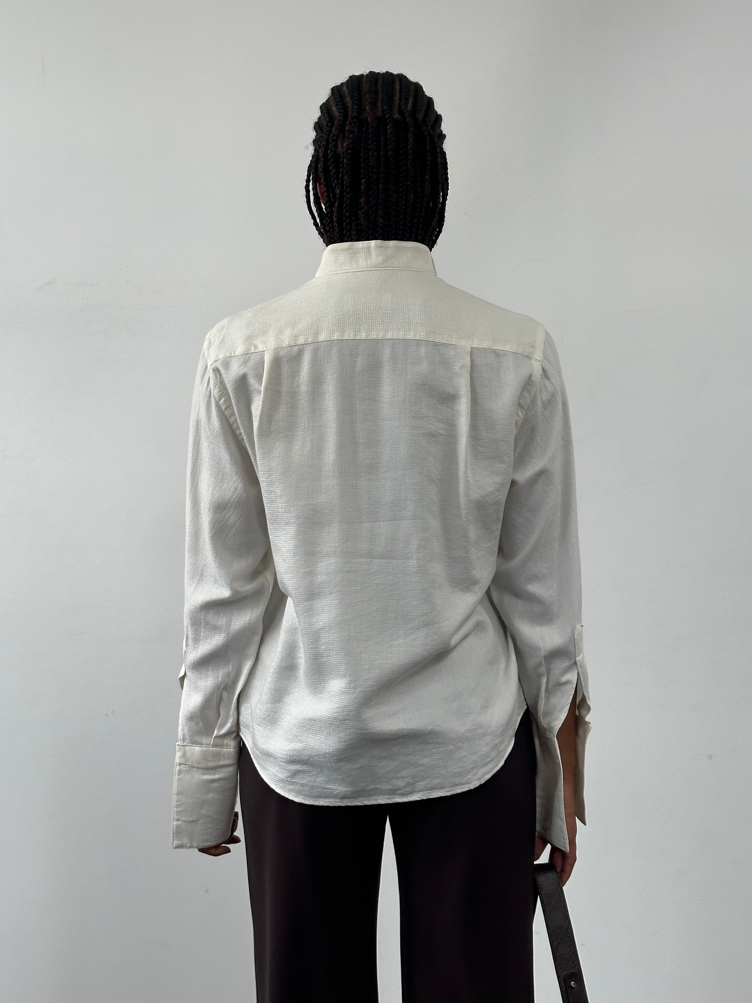 Vintage Italian 1970s wing collar boxy dress shirt, short-sleeve, classic retro style in a neutral fabric.
