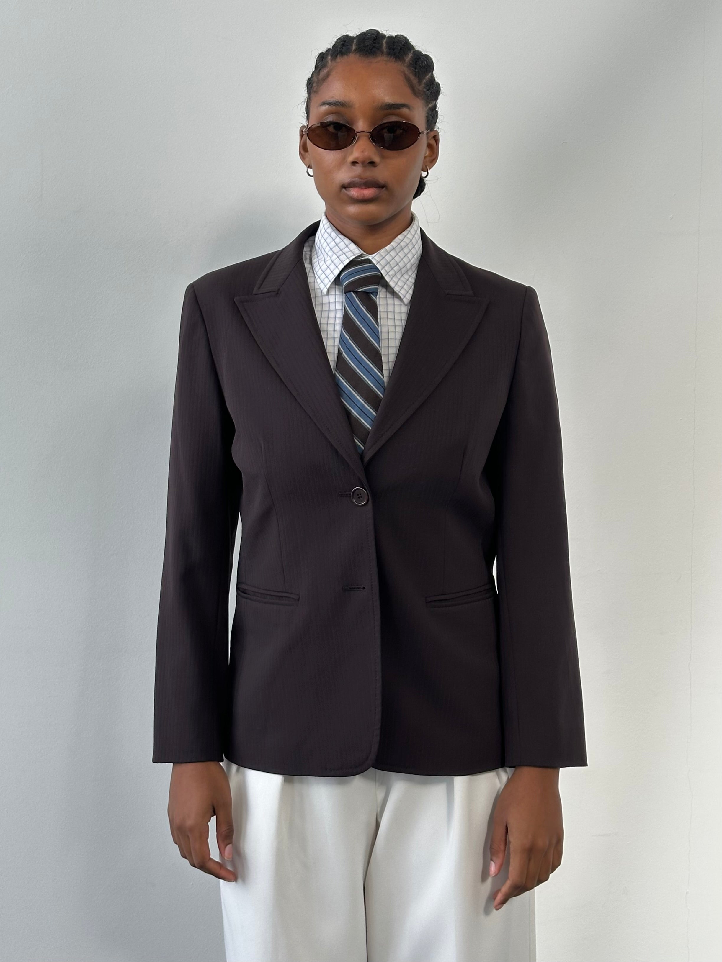 Marella 2000s wool single-breasted blazer in size small, tailored with notch lapels and button closure, in a classic design.