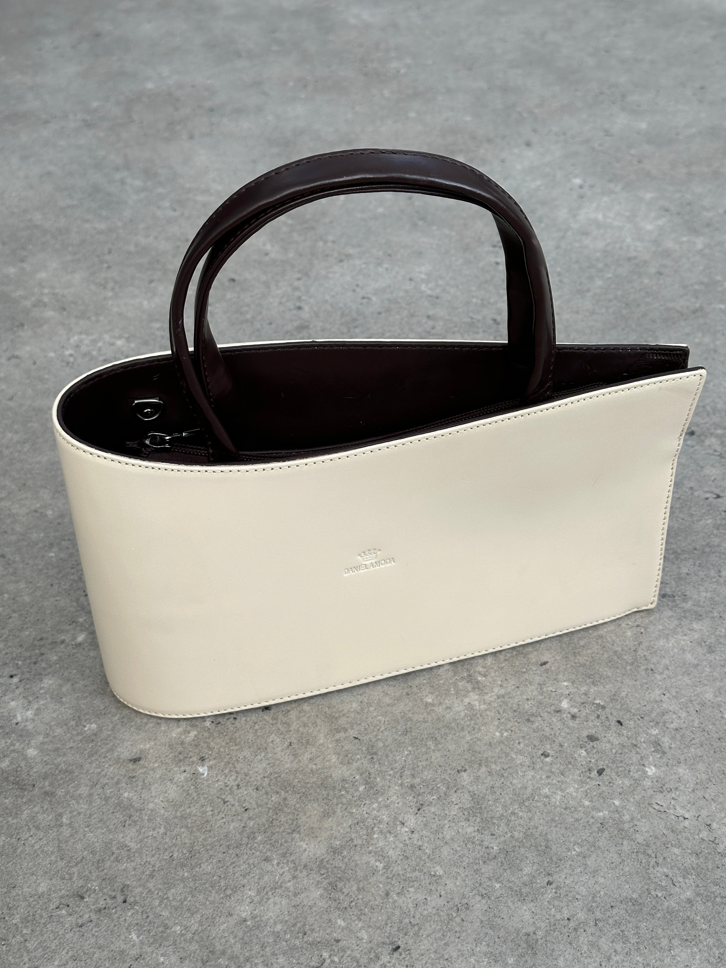 Italian Vintage 2000s Curved Leather Hand Bag