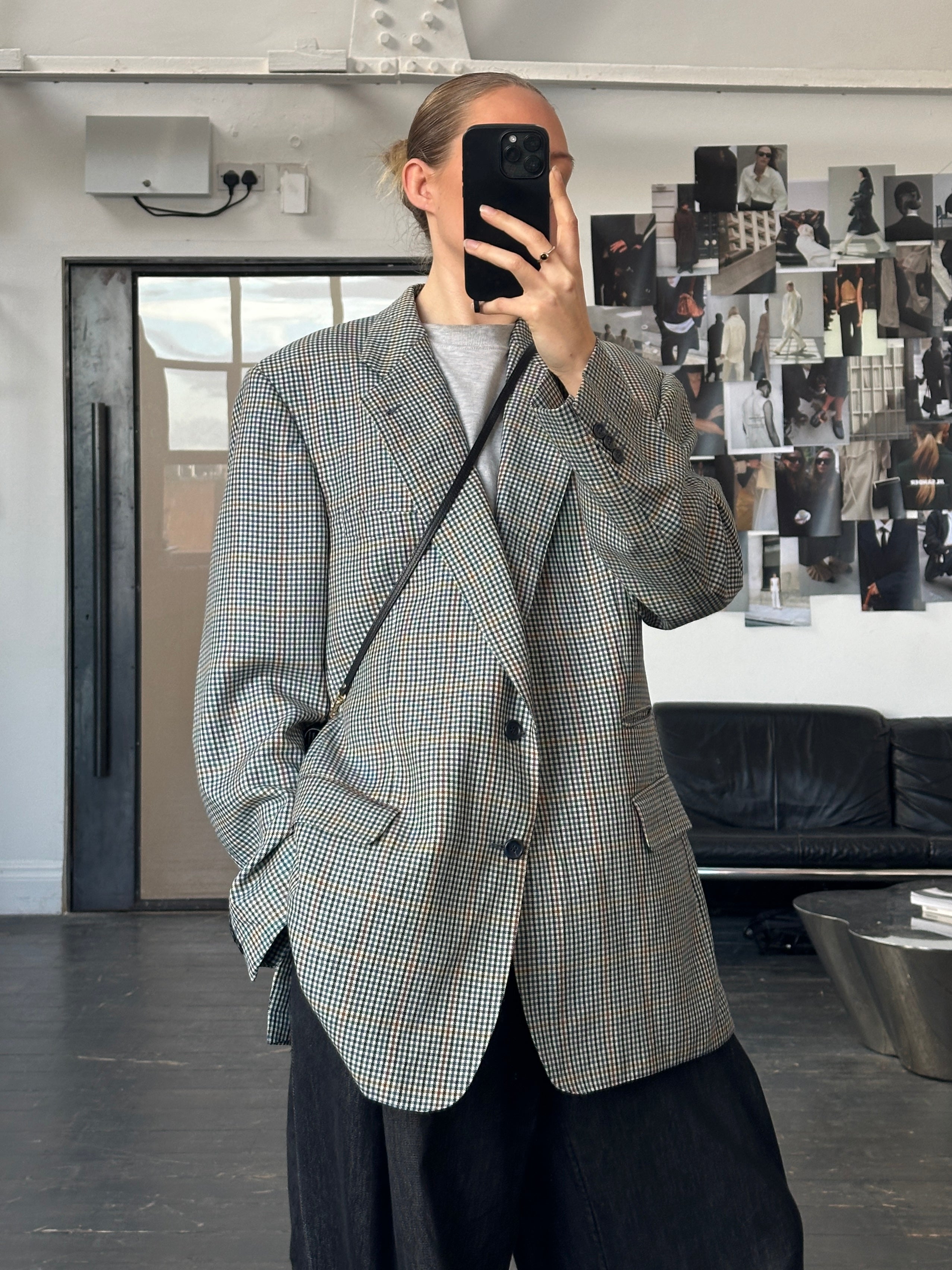 Burberry 1990s check wool blazer, single-breasted design, size 44R/XL, classic British style, tailored fit with check pattern fabric.