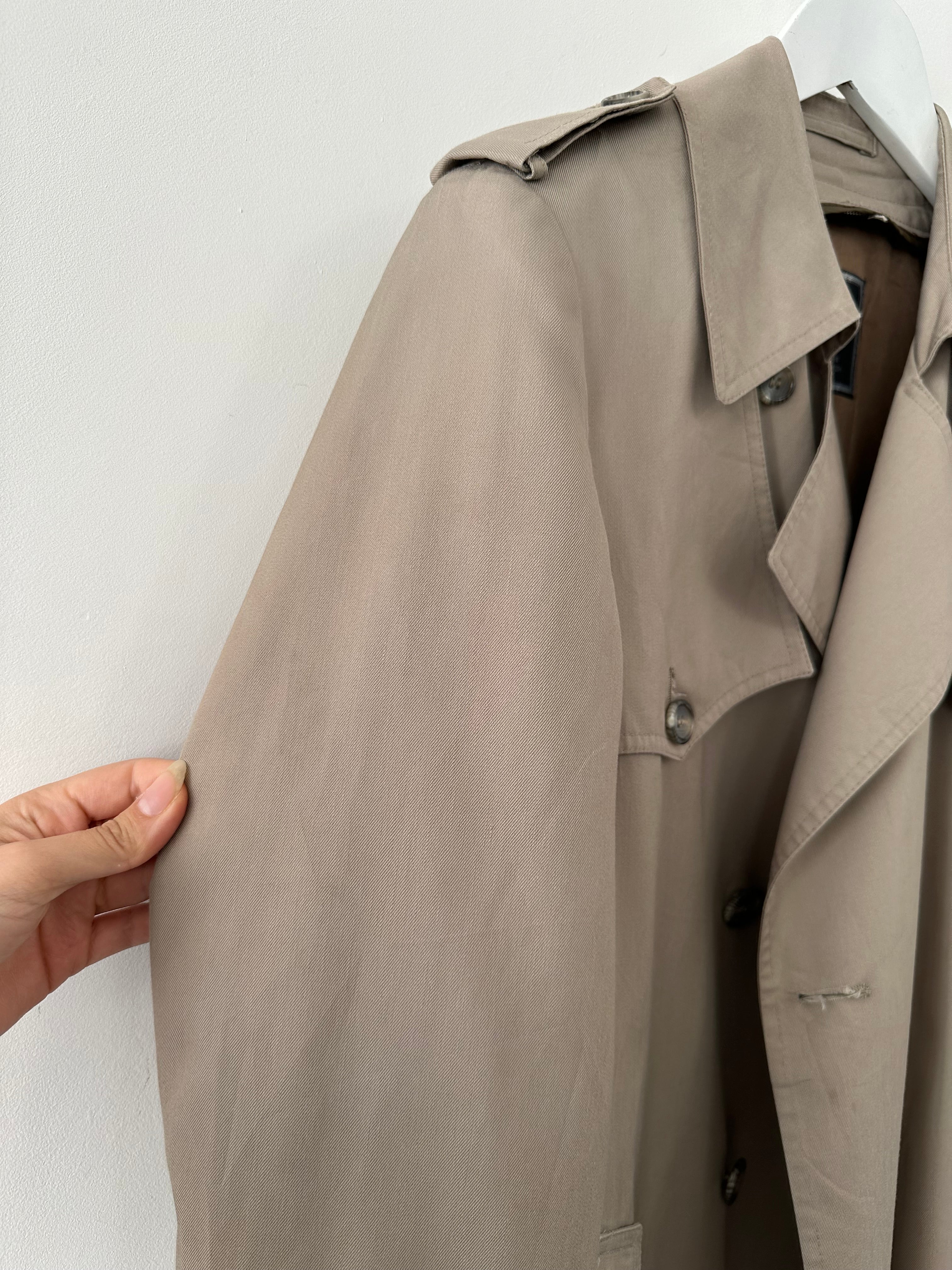 Christian Dior Monsieur cotton double-breasted belted trench coat in XL, showcasing classic design and tailored fit.