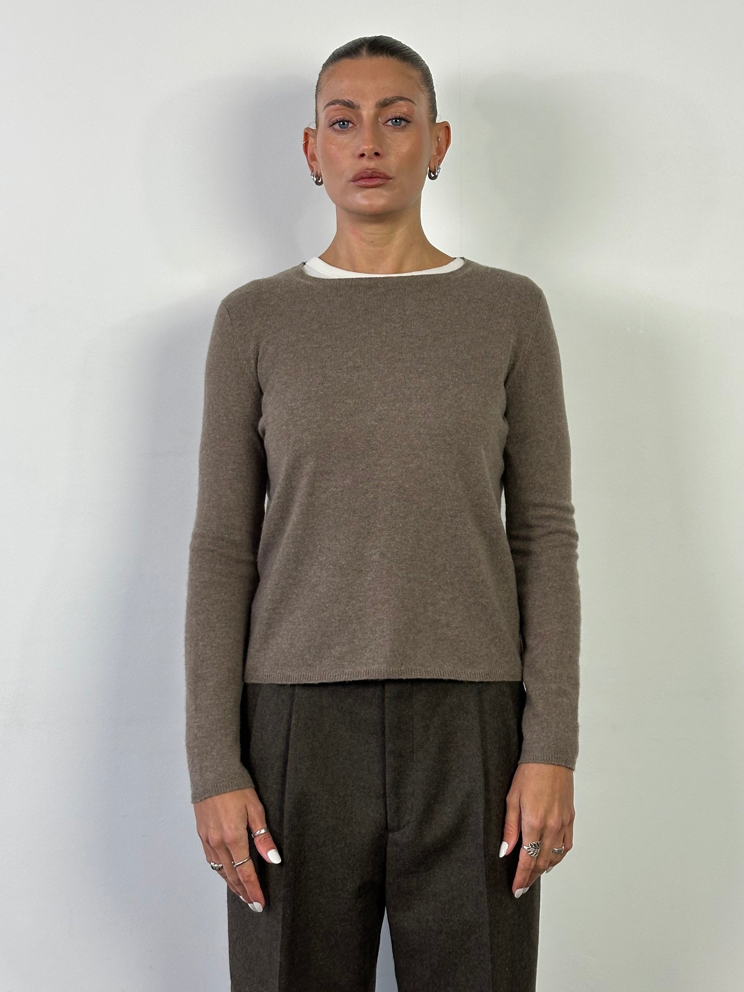 Vintage brand pure cashmere handmade knitted jumper in M/L size, showcasing soft, cozy knit fabric and classic design.
