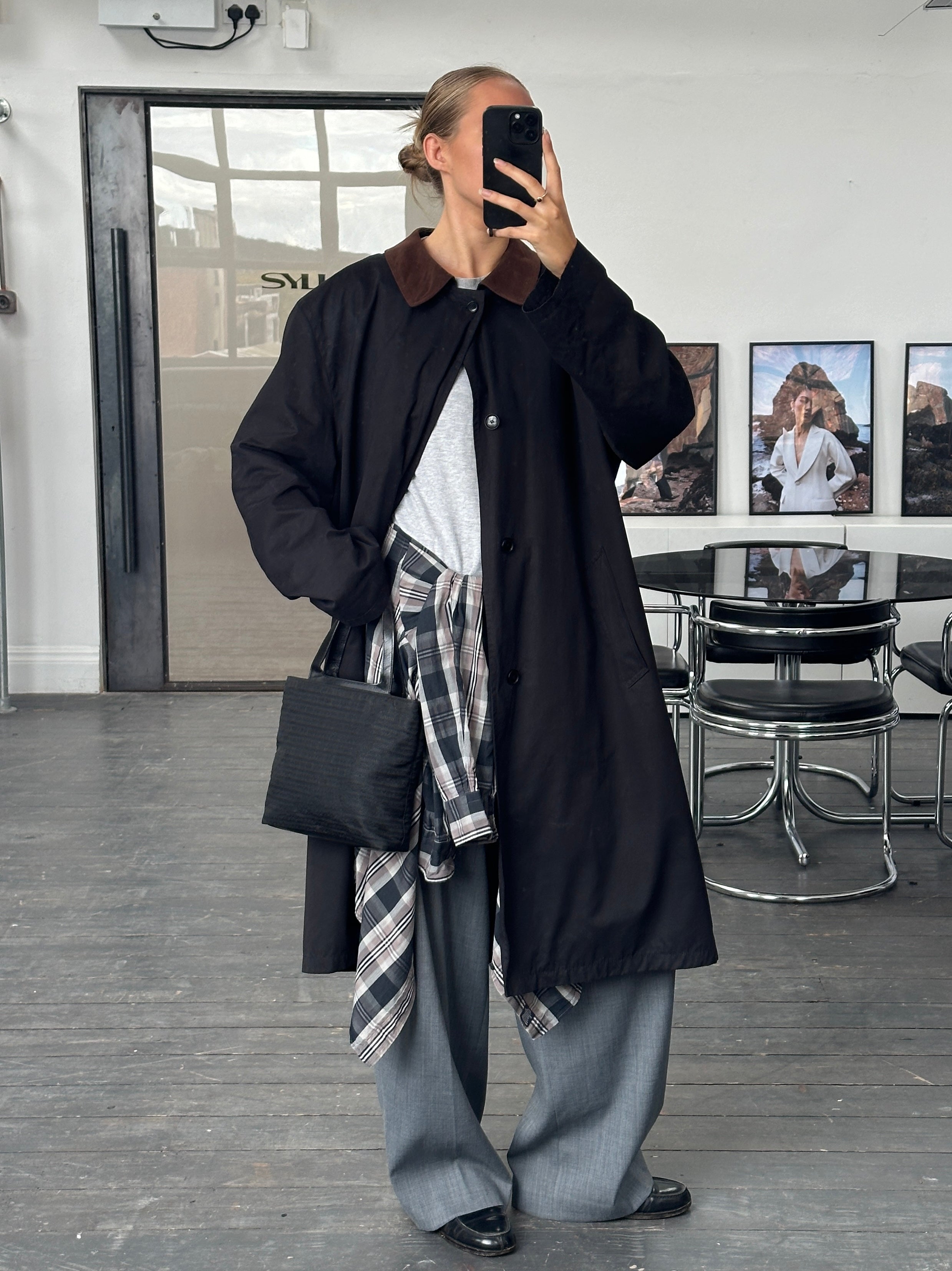 Vintage 2000s contrast collar trench coat in XL, stylish outerwear with classic design and timeless appeal.