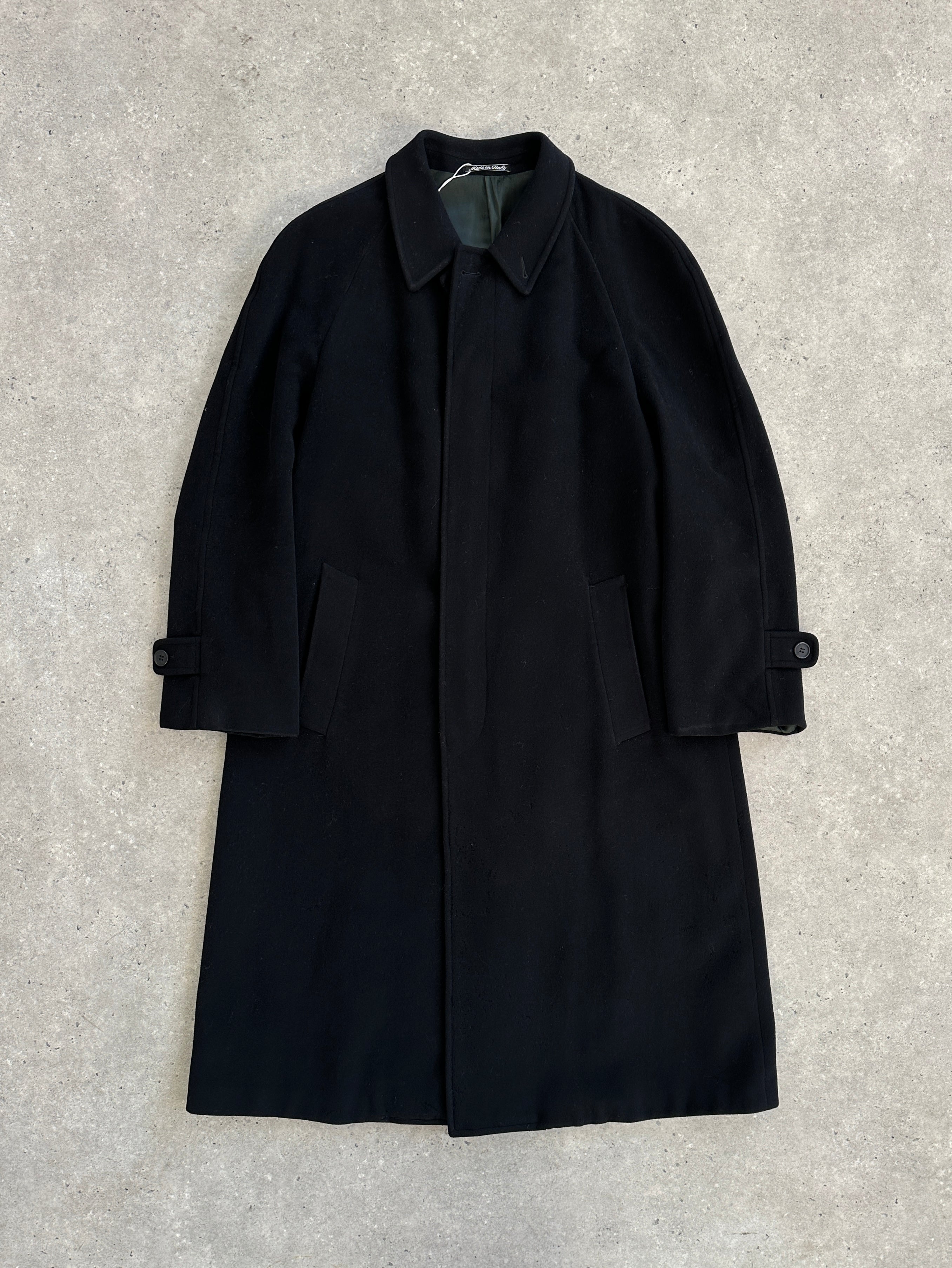 Giorgio Armani Le Collezioni pure wool floor-length coat in XL, beige color, tailored with a classic collar and long sleeves.
