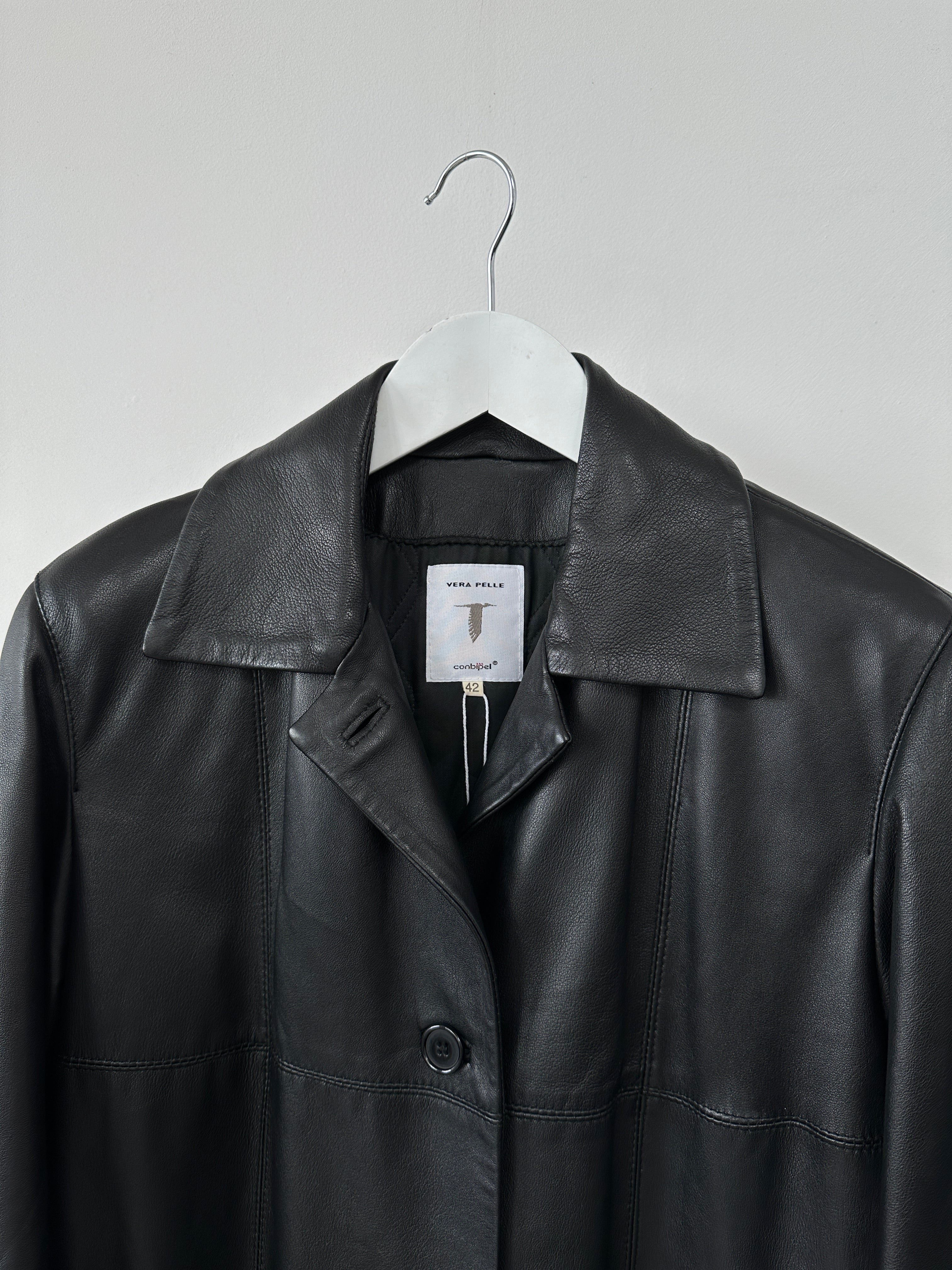 Conbipel smooth leather trench coat in size L, stylish men's jacket with sleek finish and classic design.