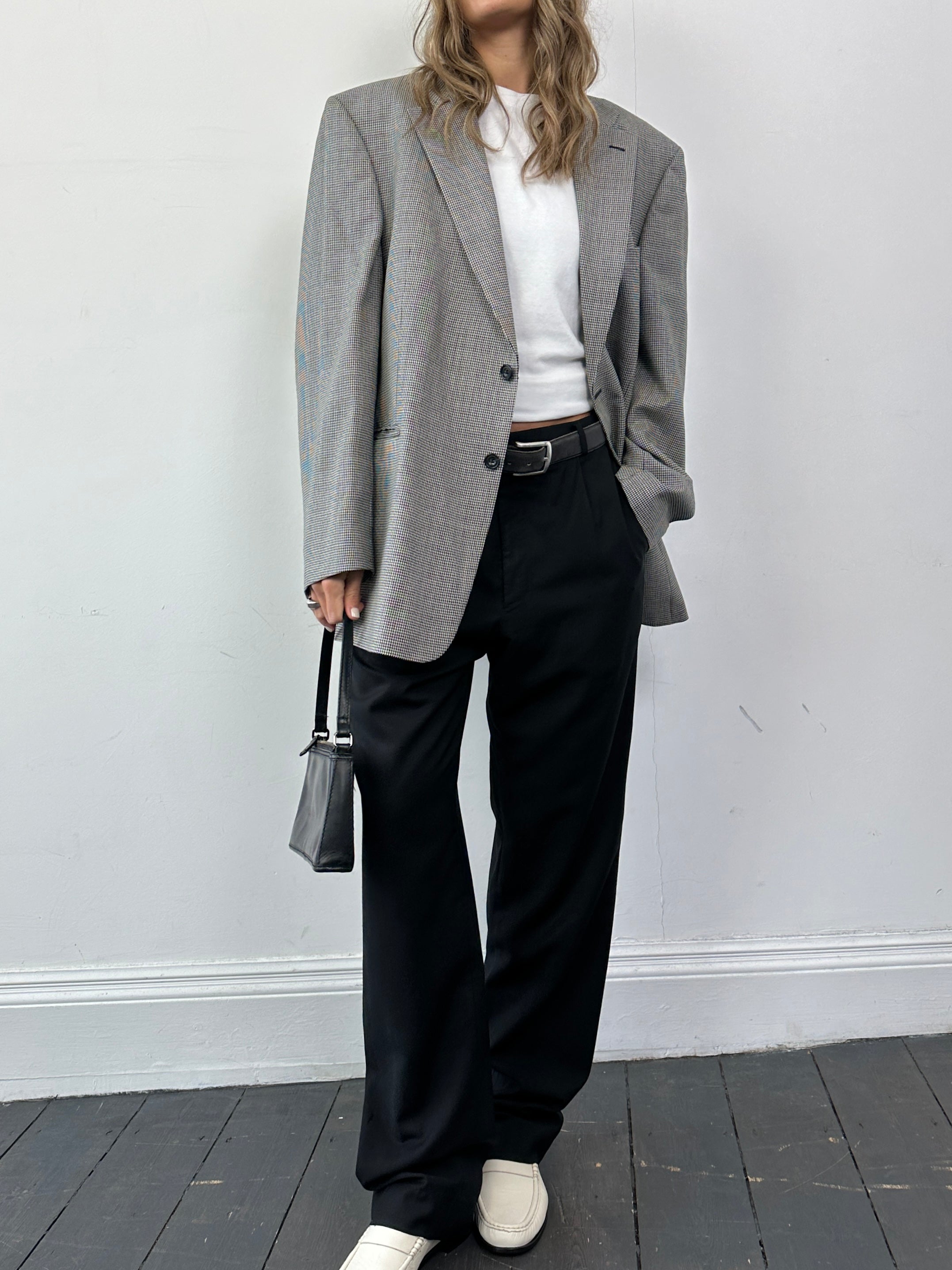 Vintage pure wool dogtooth blazer in XL size with single-breasted design, featuring classic pattern and tailored fit.