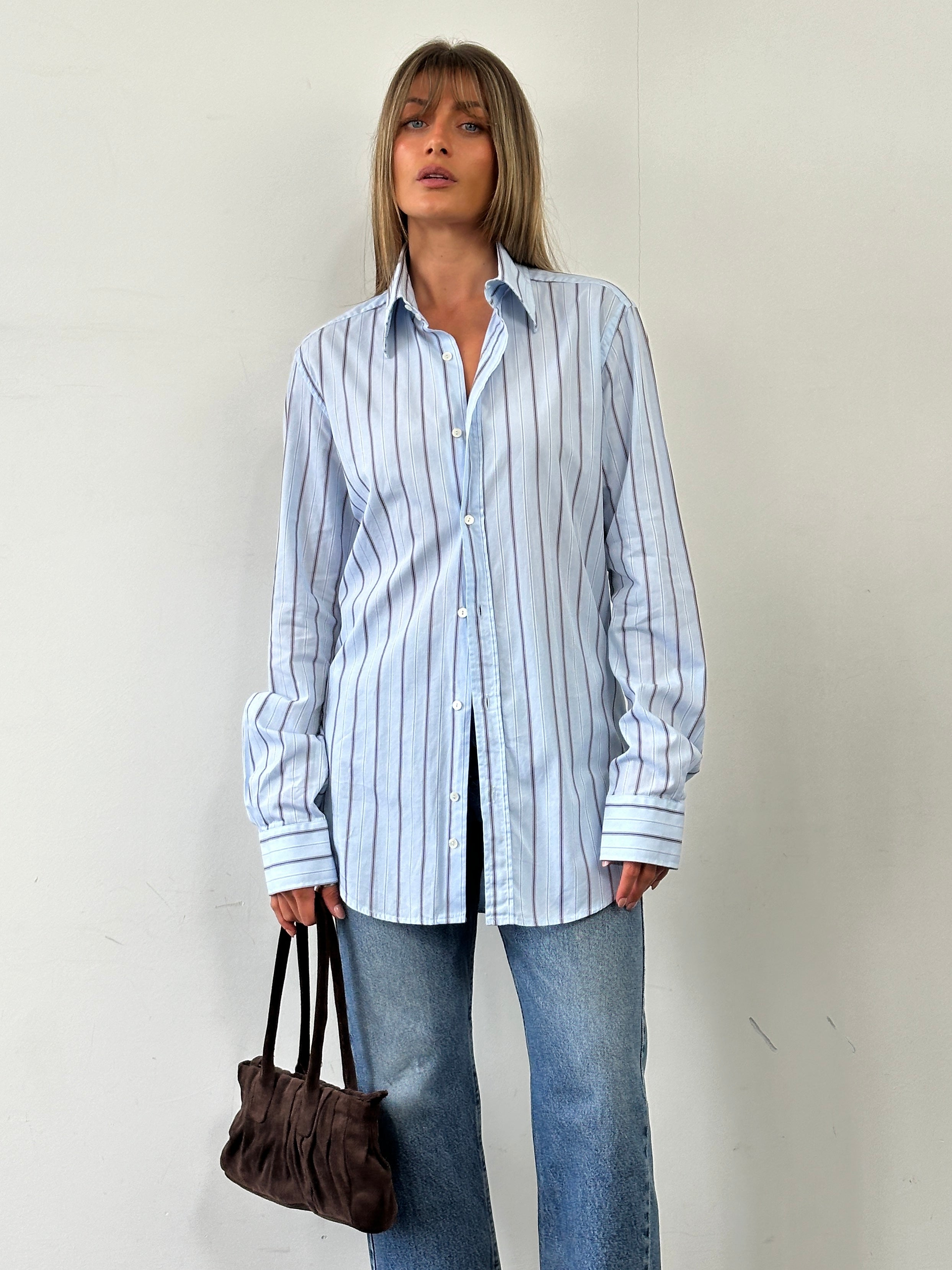 Dolce & Gabbana fitted stripe cotton shirt in size M/L, featuring classic design and breathable pure cotton fabric.