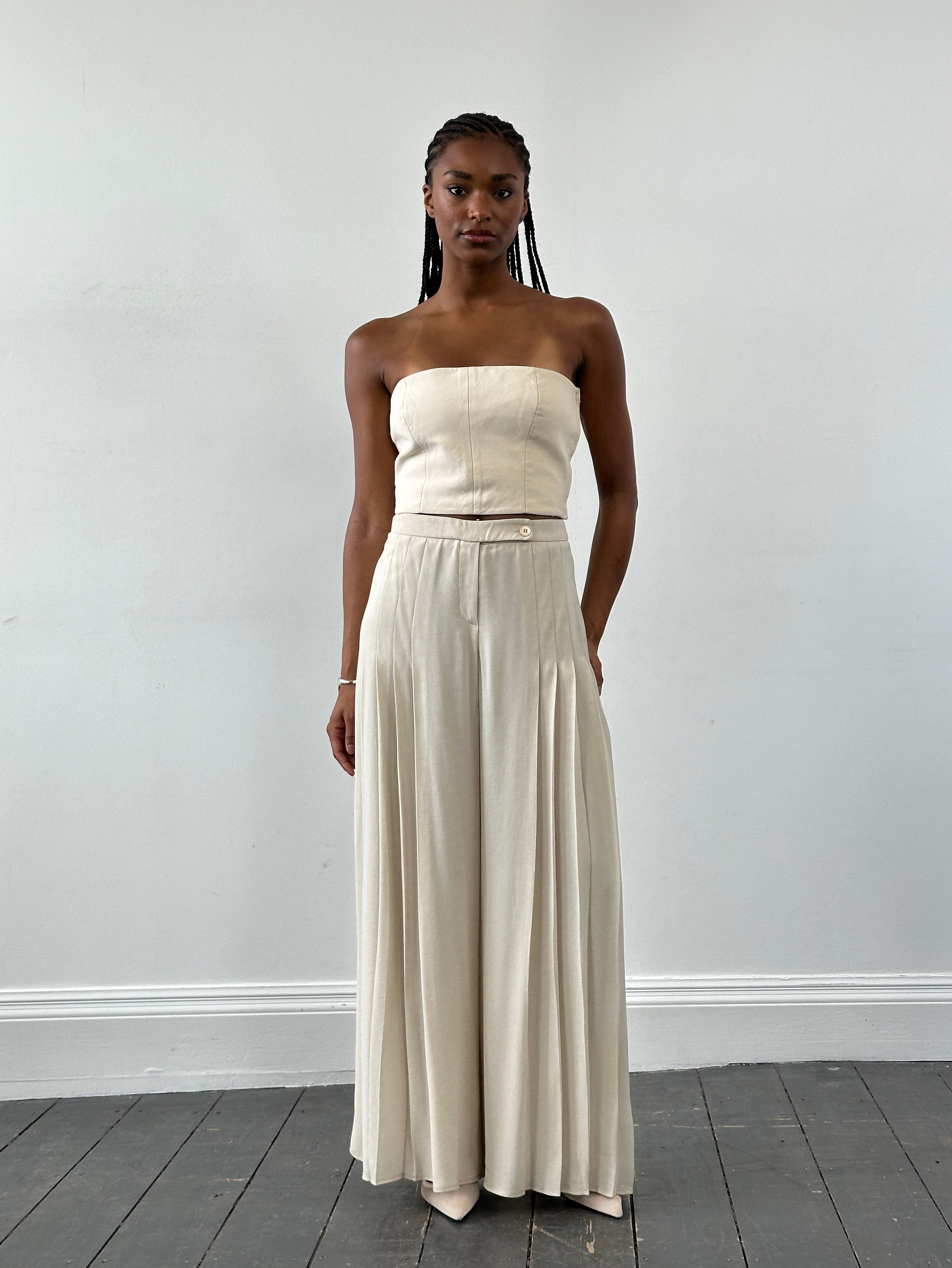 Armani Collezioni 2000s tailored palazzo trousers with pleats, wide-leg style, in size W30, shown on a neutral background.