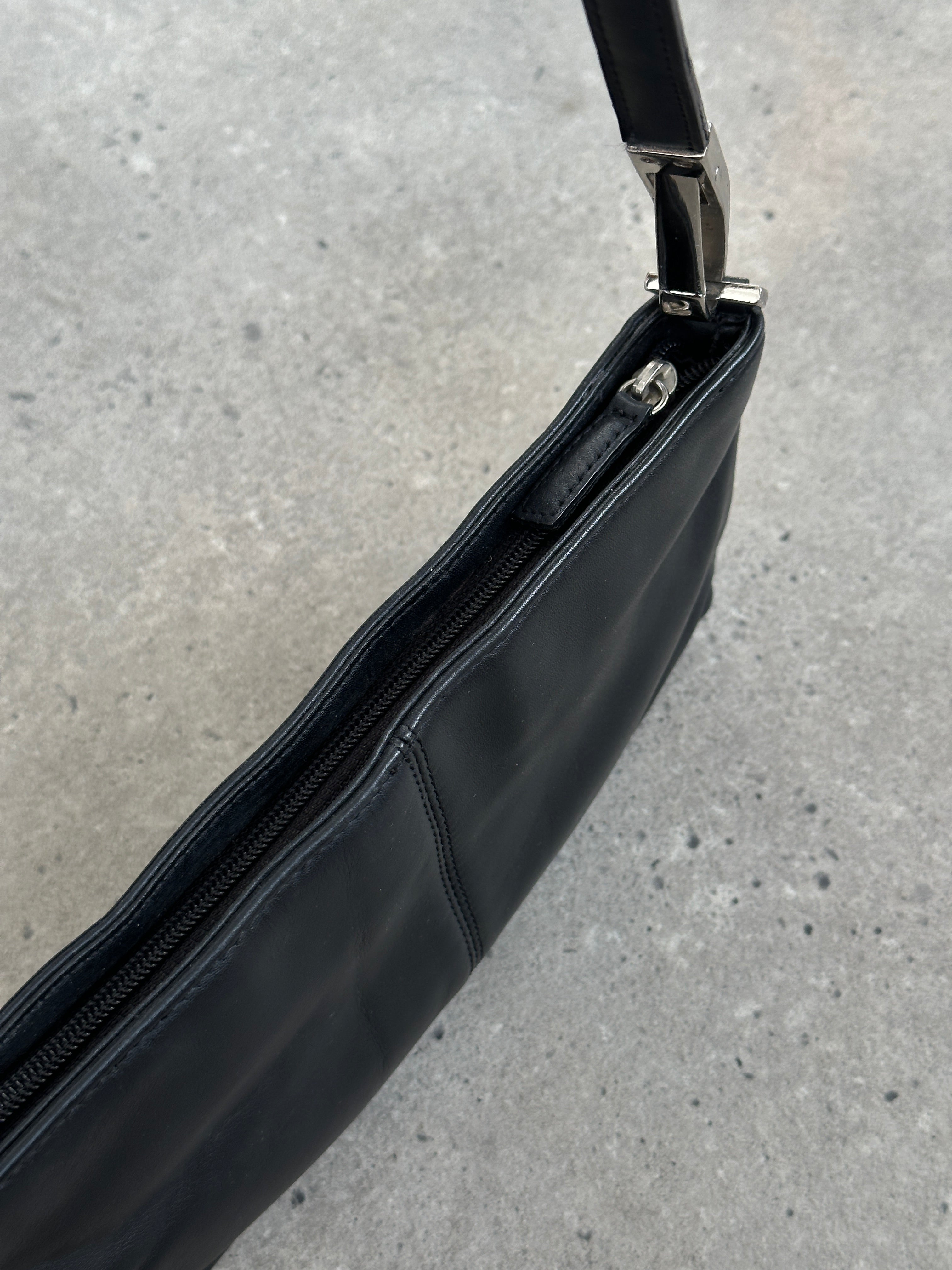 DKNY 2000s Leather Shoulder Bag