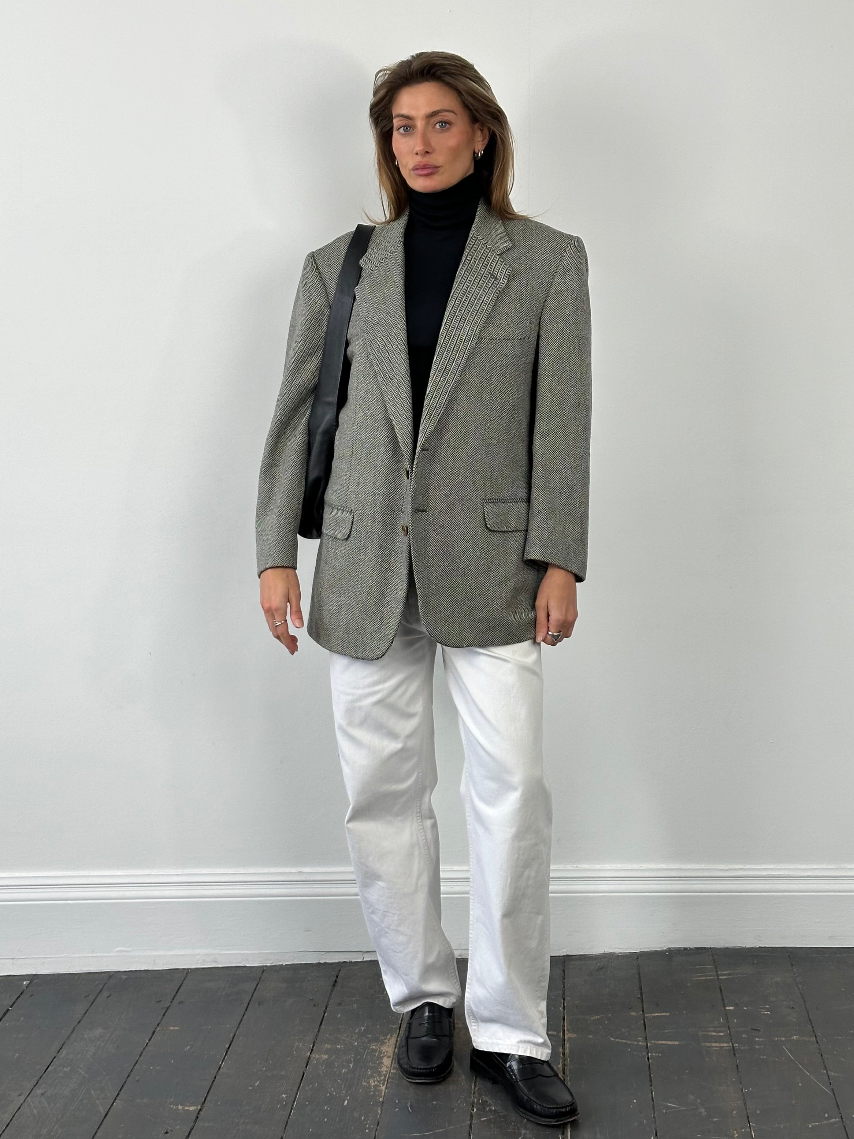 Burberry 1990s pure wool herringbone blazer in XL size, featuring classic tailored fit and timeless check pattern.