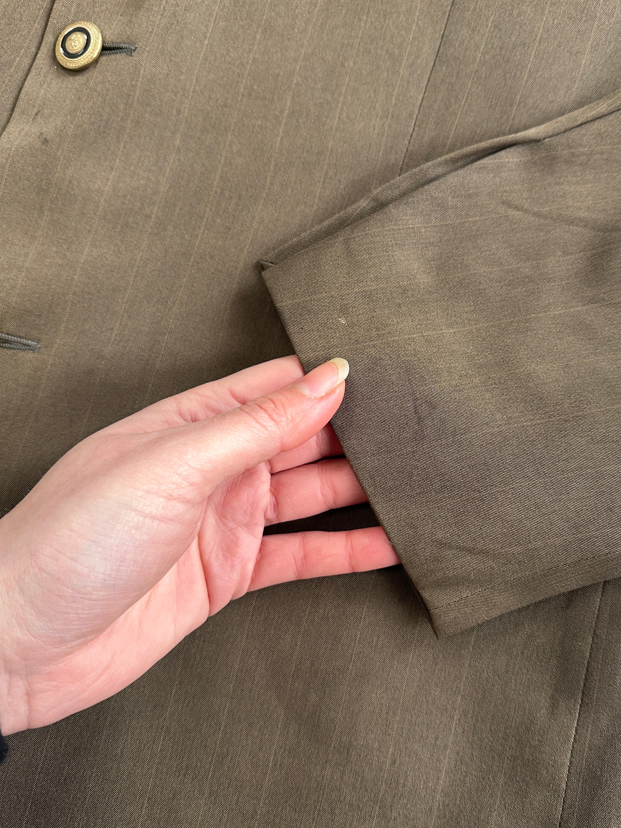 Versace Classic V2 1990s bespoke single-breasted blazer, 42R/XL, with structured lapels and tailored fit, in a luxurious fabric.