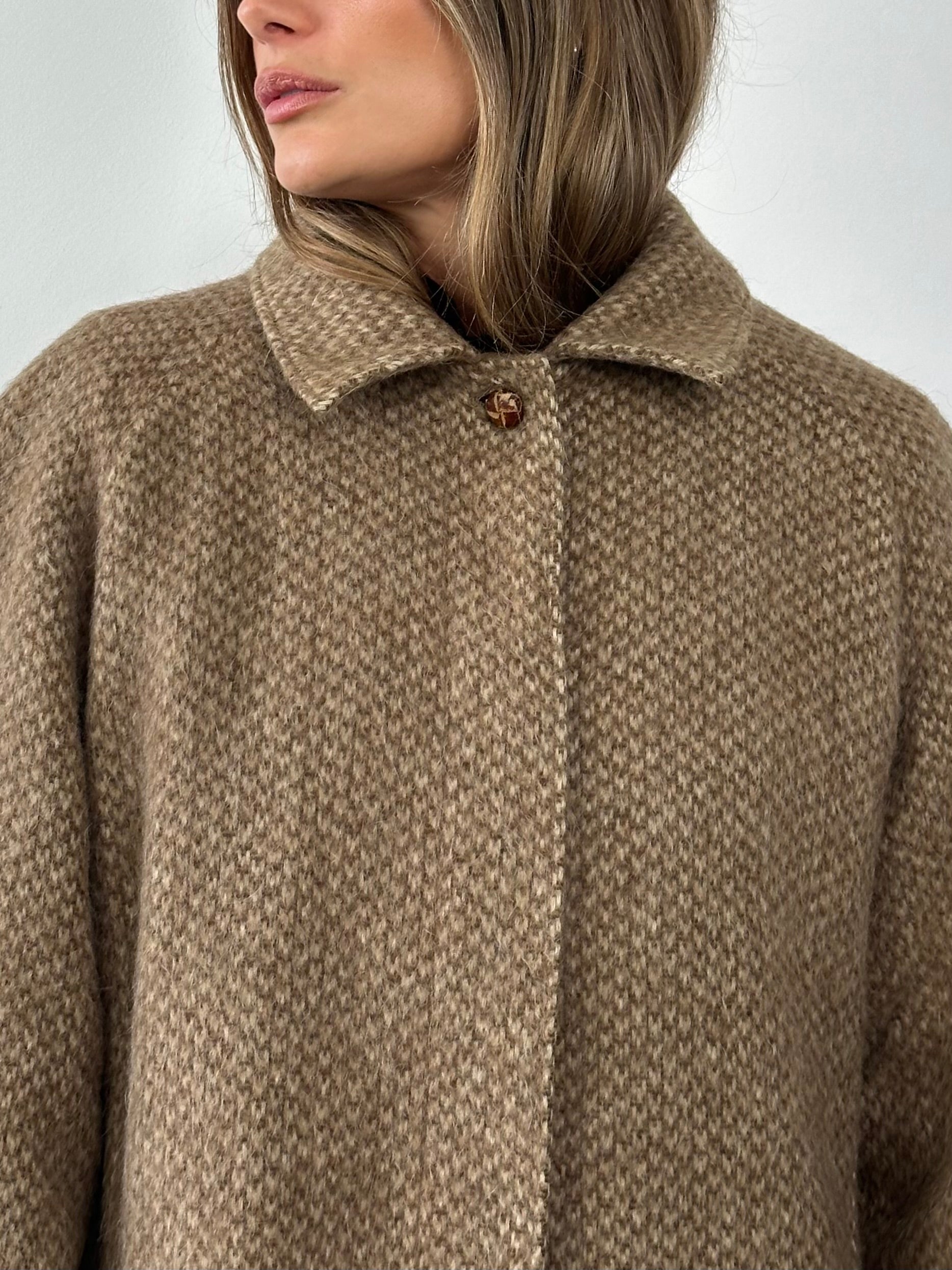 Max Mara pure wool fuzzy coat with concealed placket, L size, featuring a cozy textured finish and tailored fit.
